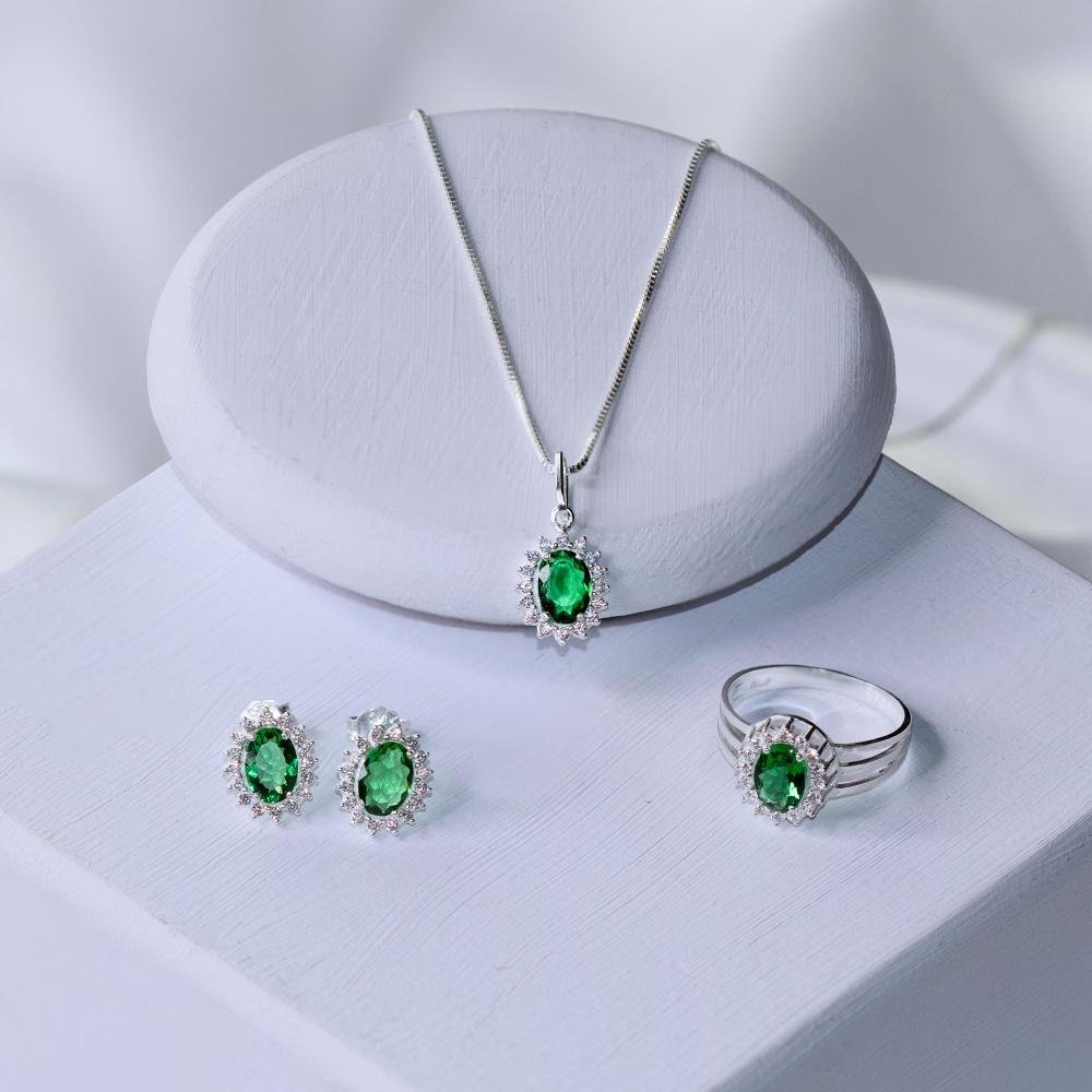 Anel de Prata Coleção Queens Cristal Esmeralda 5x7 e Zircônias Brancas Prata 3