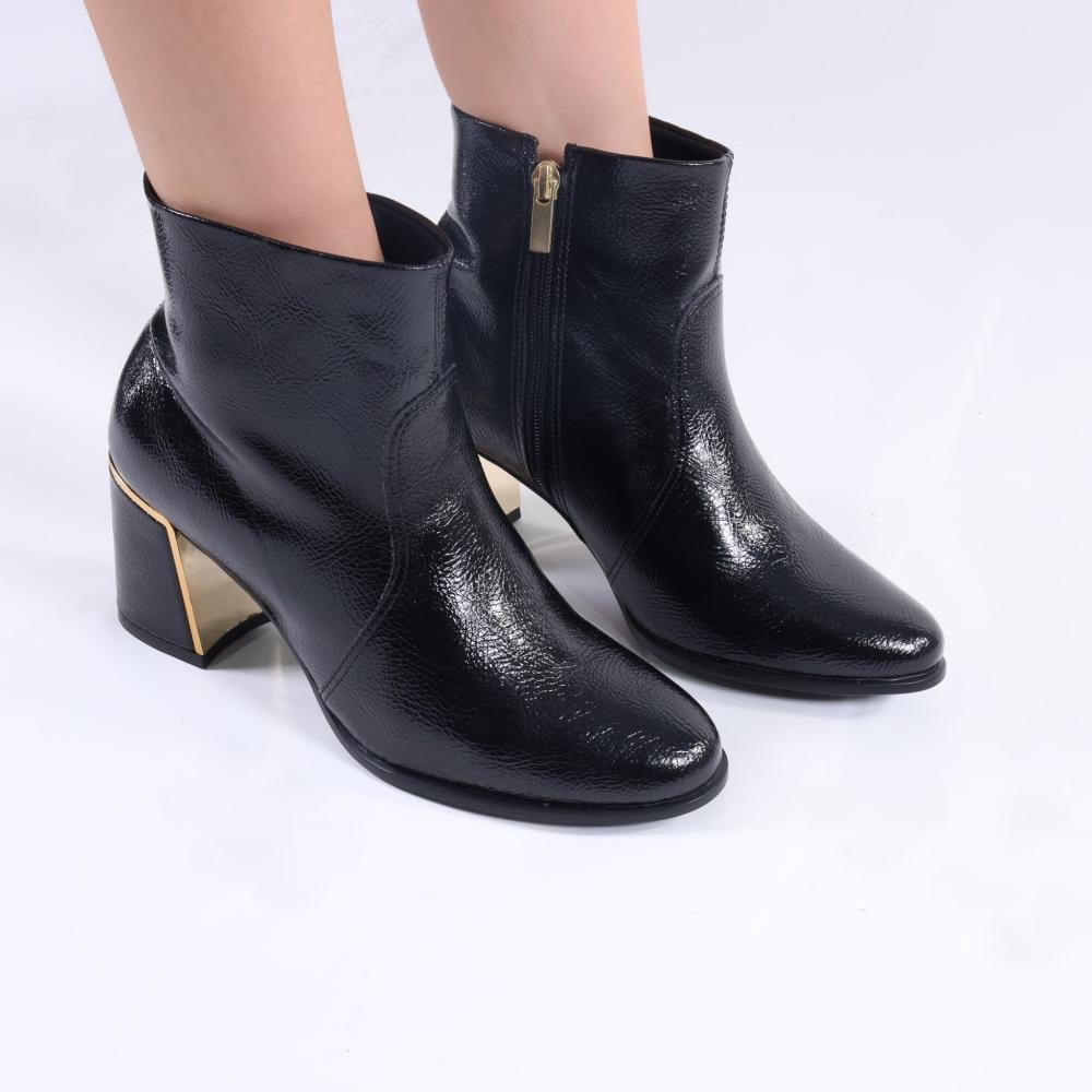 Bota Feminina Zariff Cano Curto com Detalhe Dourado T6616-126 Preto Preto 8