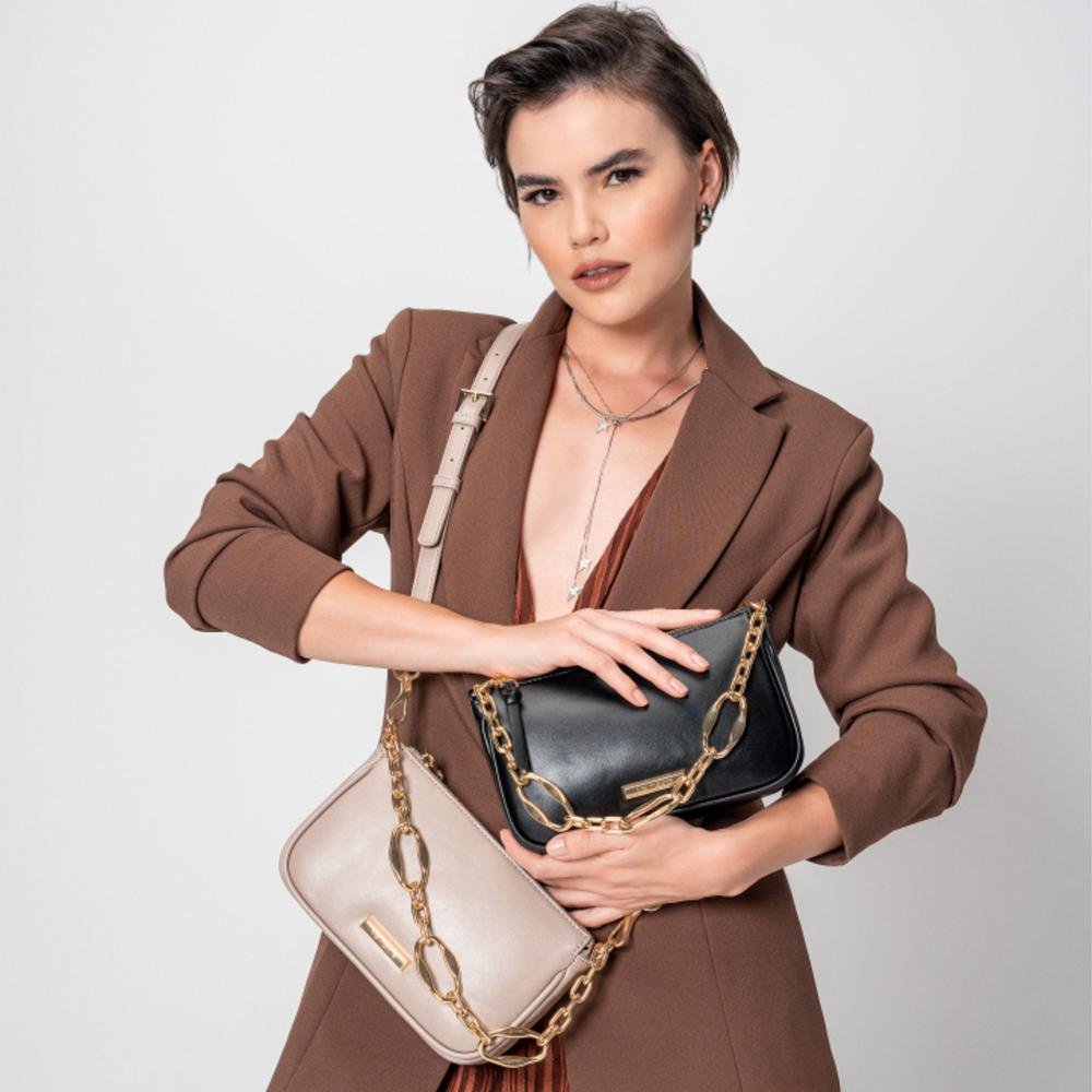 Bolsa Feminina Via Marte Crossbody com Corrente B1-216 Preto Preto 2