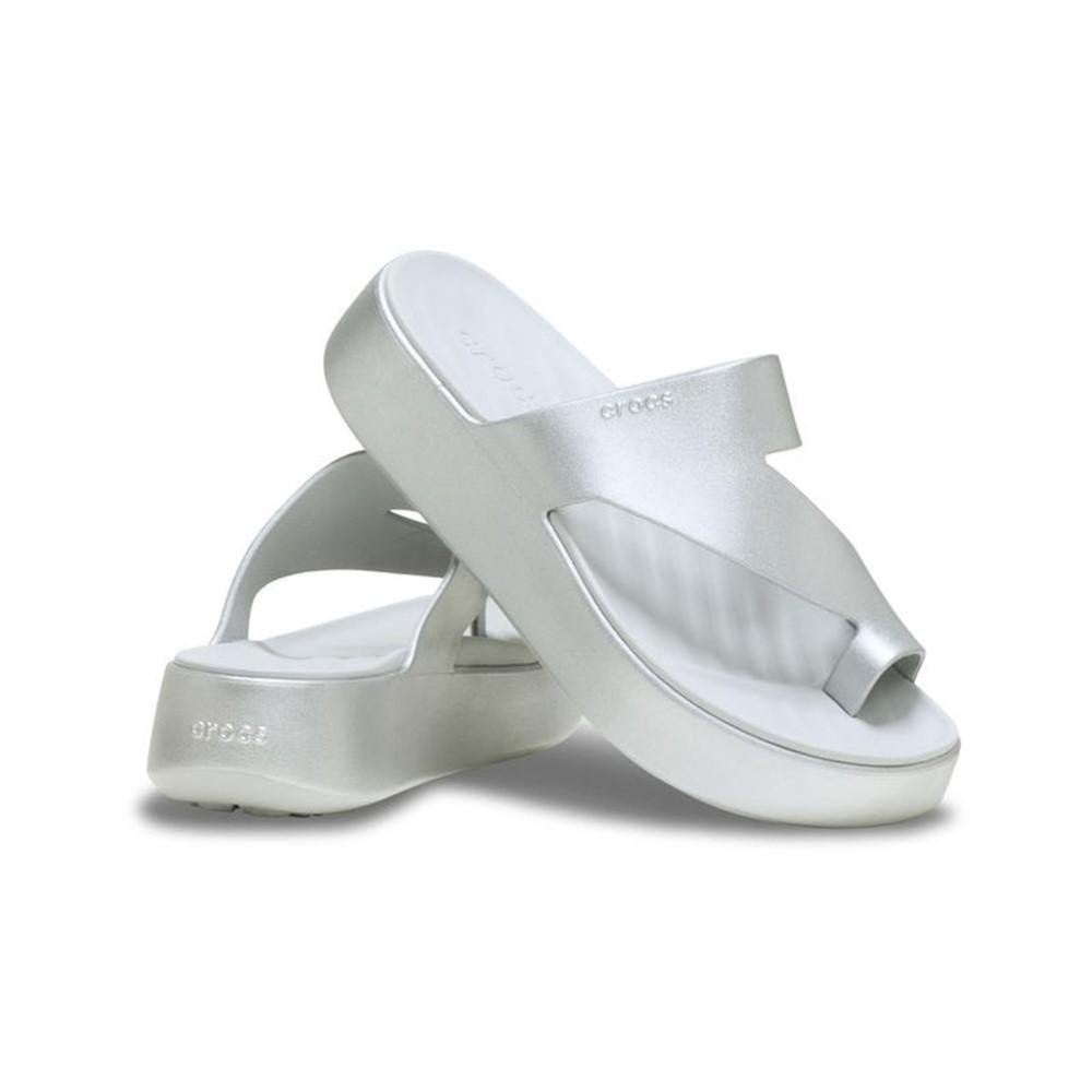 Sandália Crocs Getaway Metallic Platform Toe Loop
SILVER Silver 4