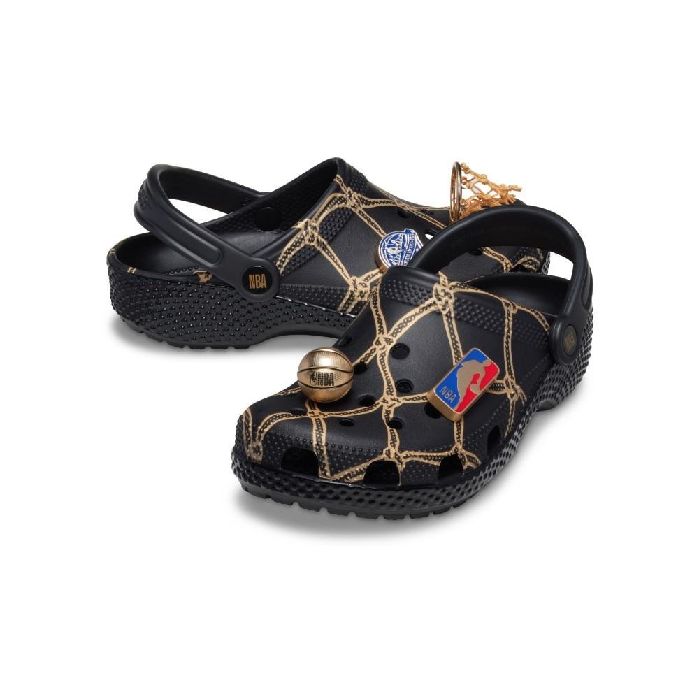 Sandália crocs nba classic clog multi Black/Gold 4