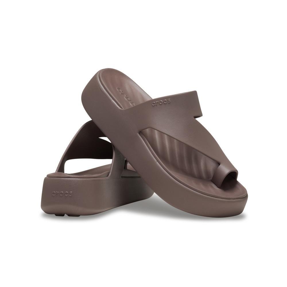 Sandália Crocs Getaway Platform Toe Loop Sandal
TRUFFLE Truffle 3