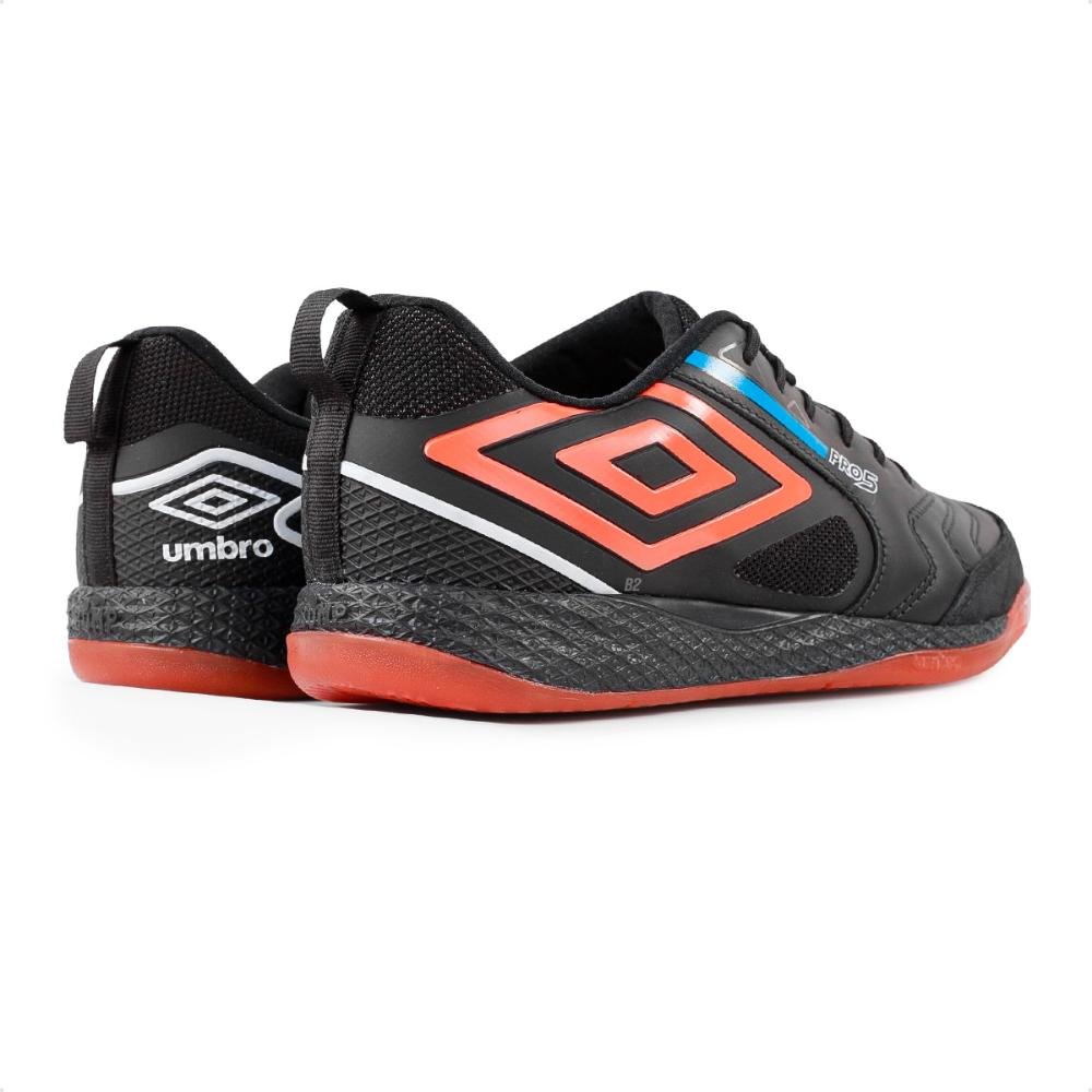 Chuteira Futsal Umbro Pro 5 Bump Masculina Preto/Laranja 5
