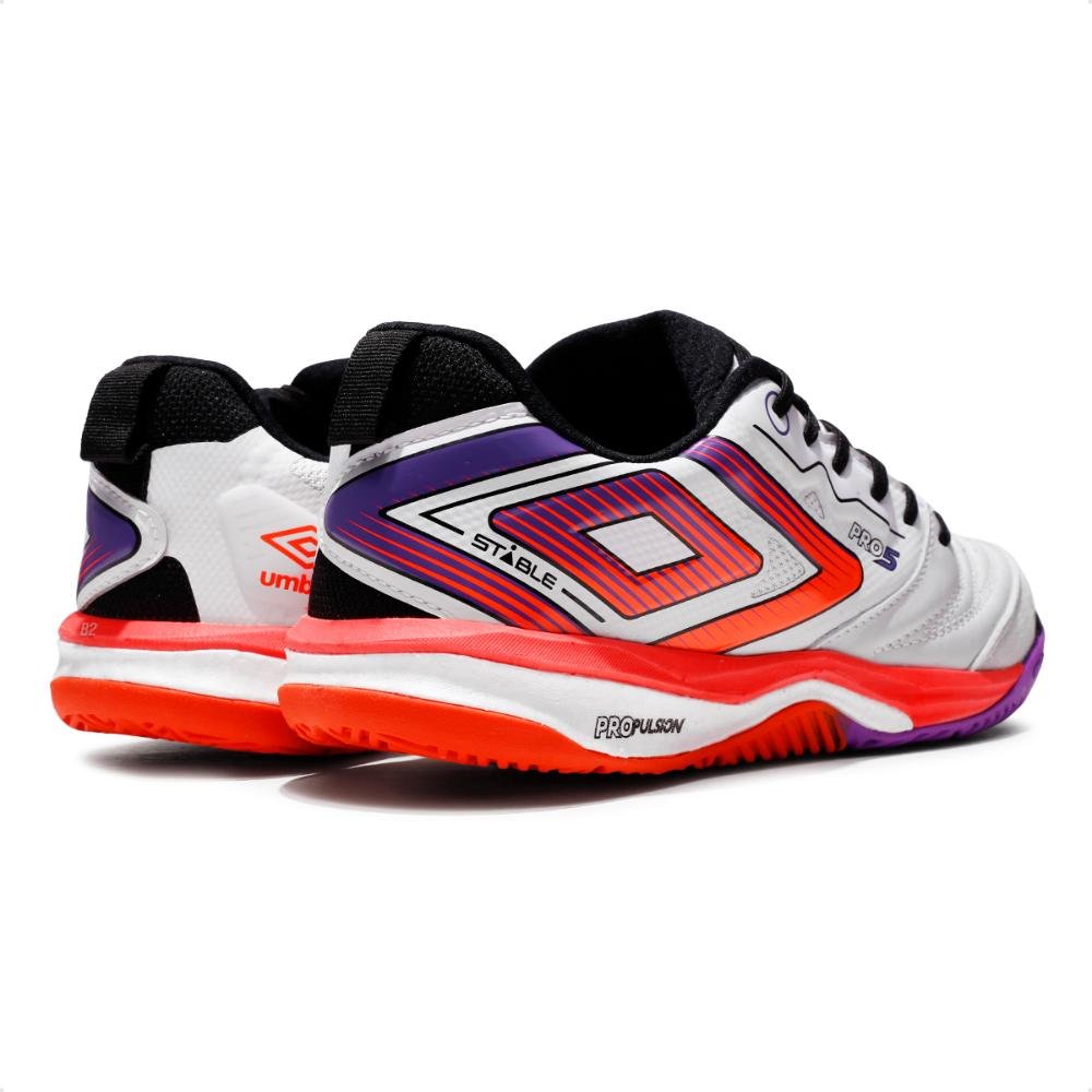 Chuteira Futsal Umbro Pro 5 Stable Masculina Branco/Coral/Roxo 4
