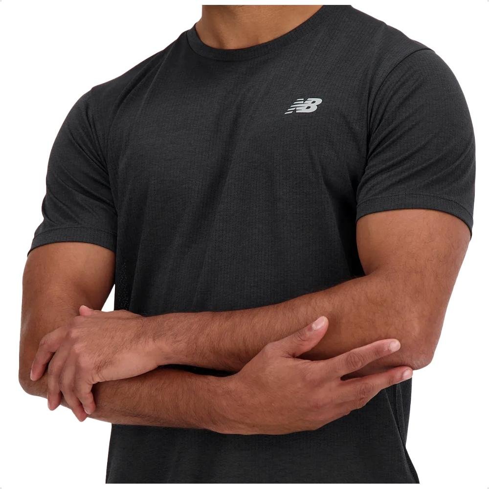 Camiseta New Balance Athletics Run Masculina Preto 2