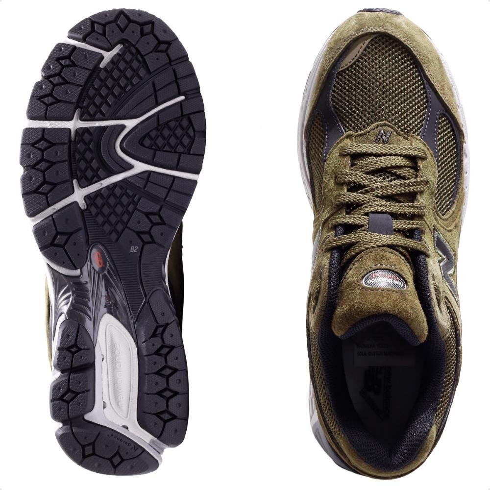 Tênis New Balance 2002r Unissex Marrom/Preto 6