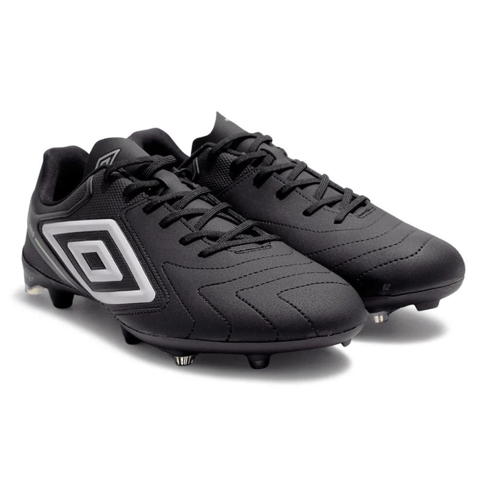 Chuteira Campo Umbro Master Class Club Masculina Preto/Branco 3