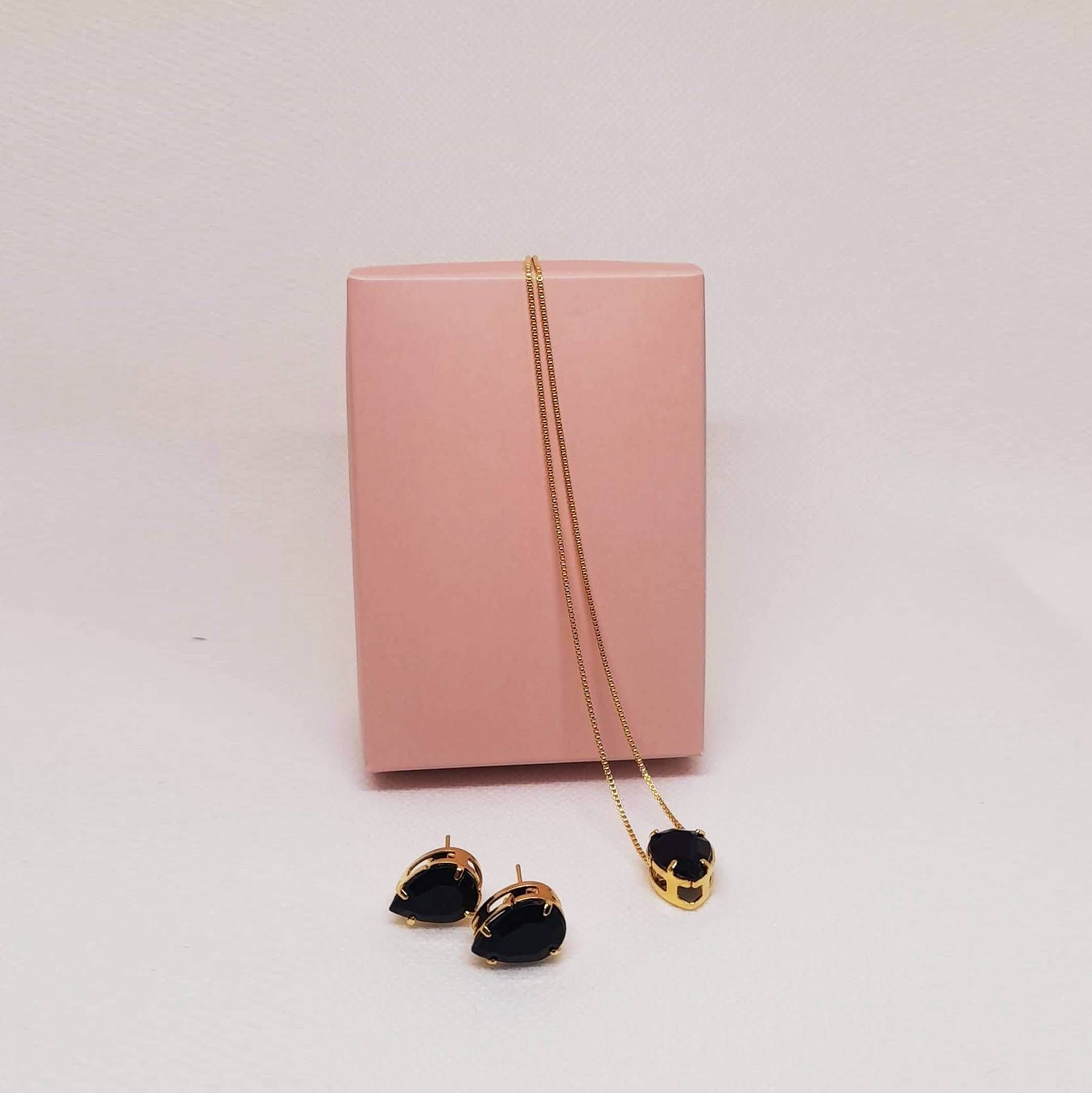 Conjunto Folheado a Ouro Gota Preto (Colar e Brincos)