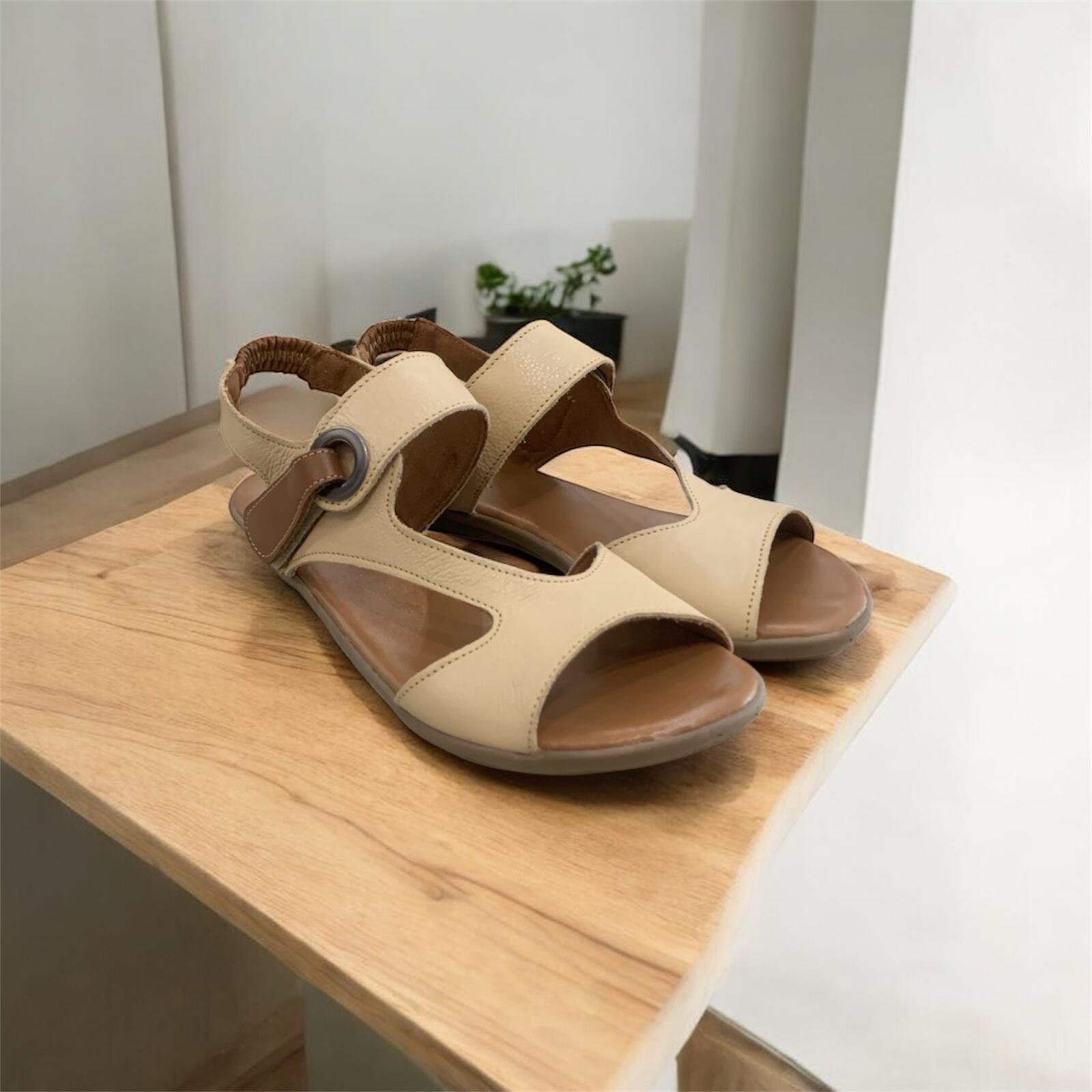 Sandália Feminina Flat Balatore em Couro BZ087 Bege 4