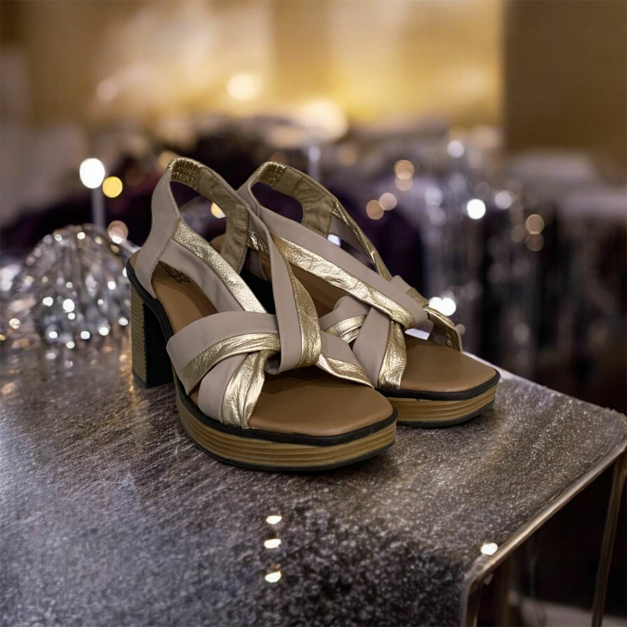 Sandália Feminina Balatore em Couro Cruzada 019 Bege/Dourado 3