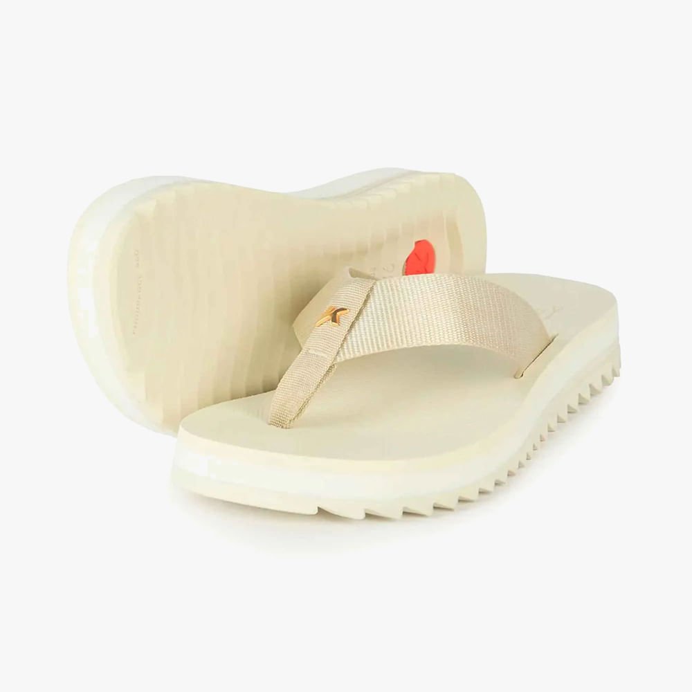 Chinelo Kyra Anitta Branco 2