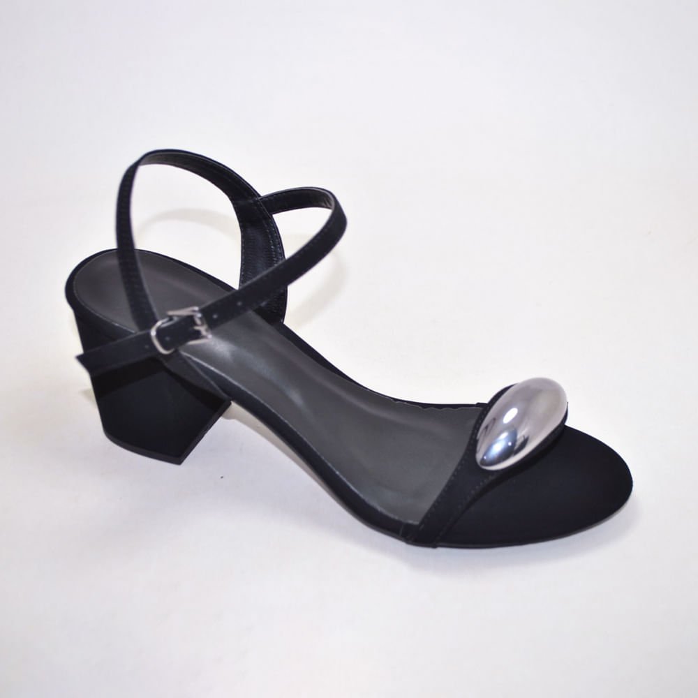 Sandália Salto Bloco Baixo Detalhe Metal Preto 1