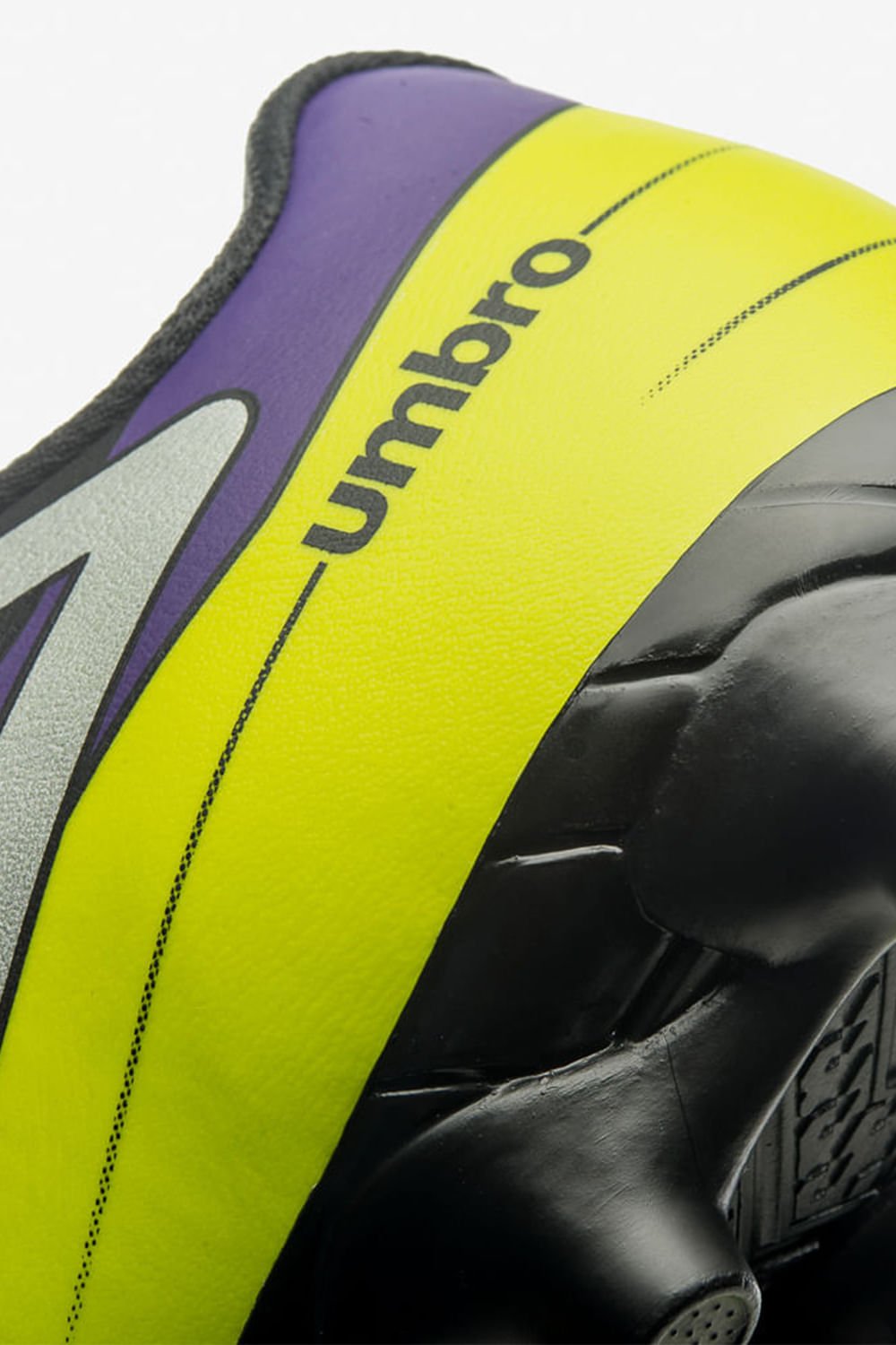 Chuteira Umbro Prisma+ Campo Masculina Amarelo 5