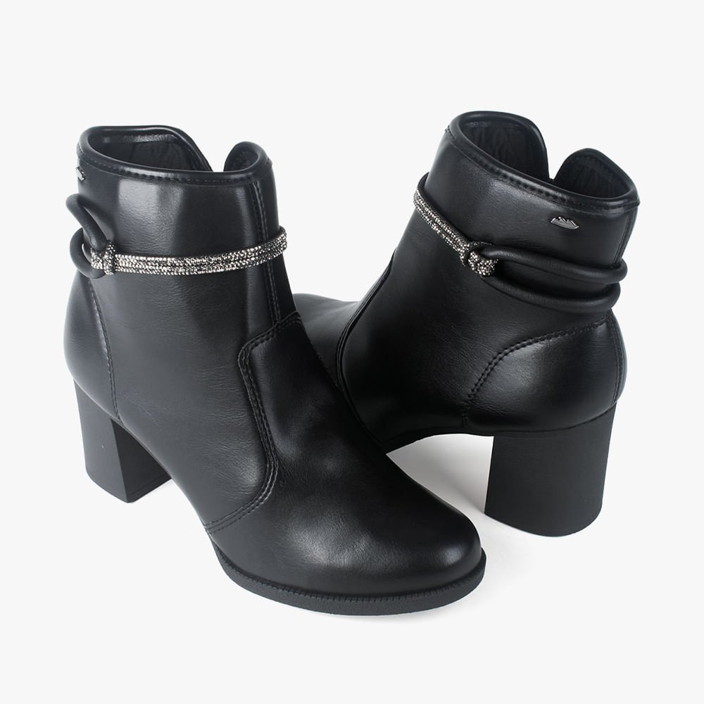 Bota Cano Curto Salto Bloco Preto 8
