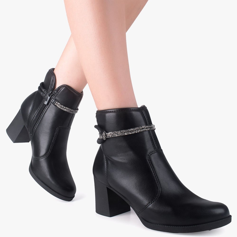 Bota Cano Curto Salto Bloco Preto 9