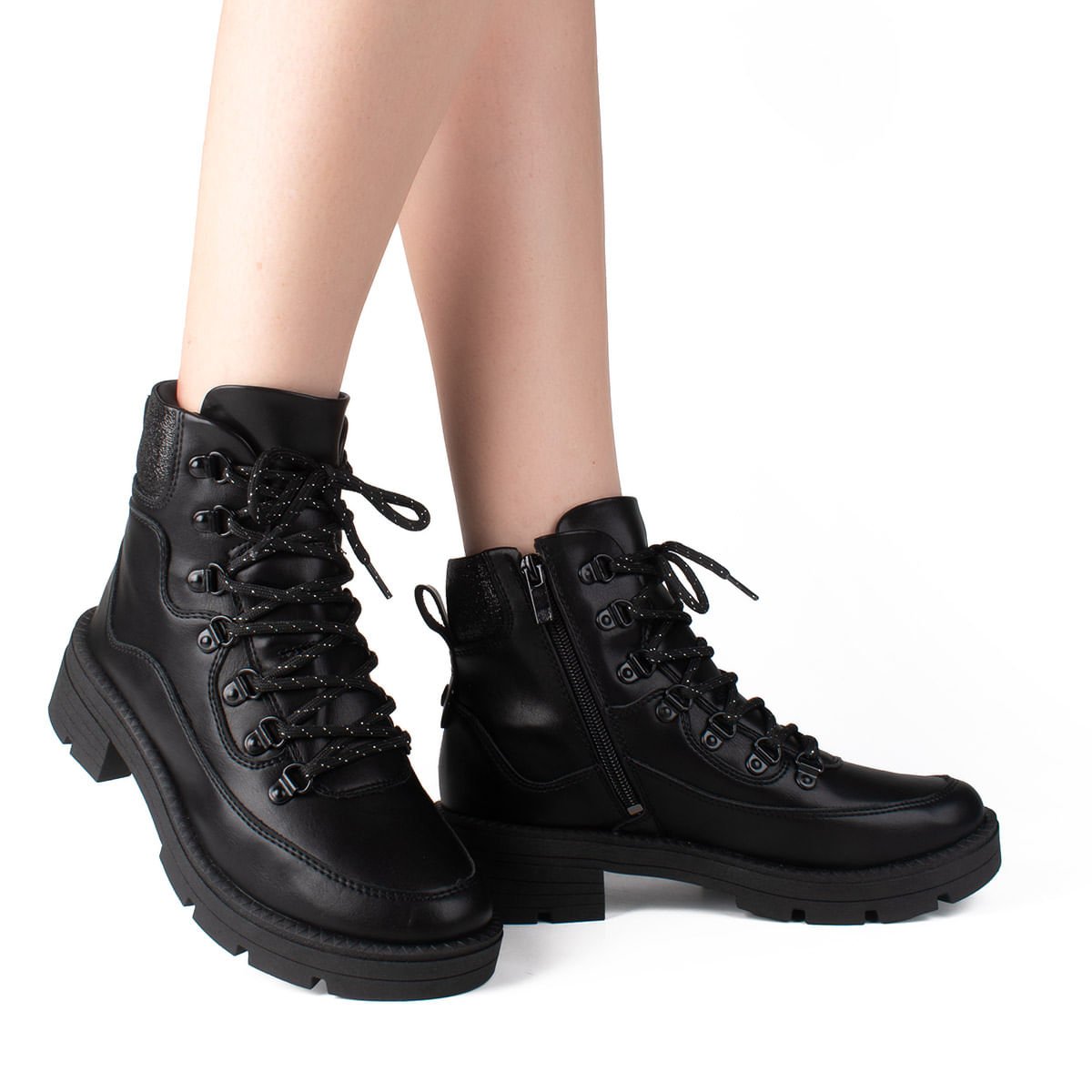 Bota Coturno Salto Baixo e Solado Tratorado Preto 10