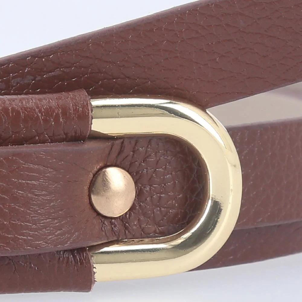 Cinto de Couro com Fivela Oval Metalizada Marrom 3