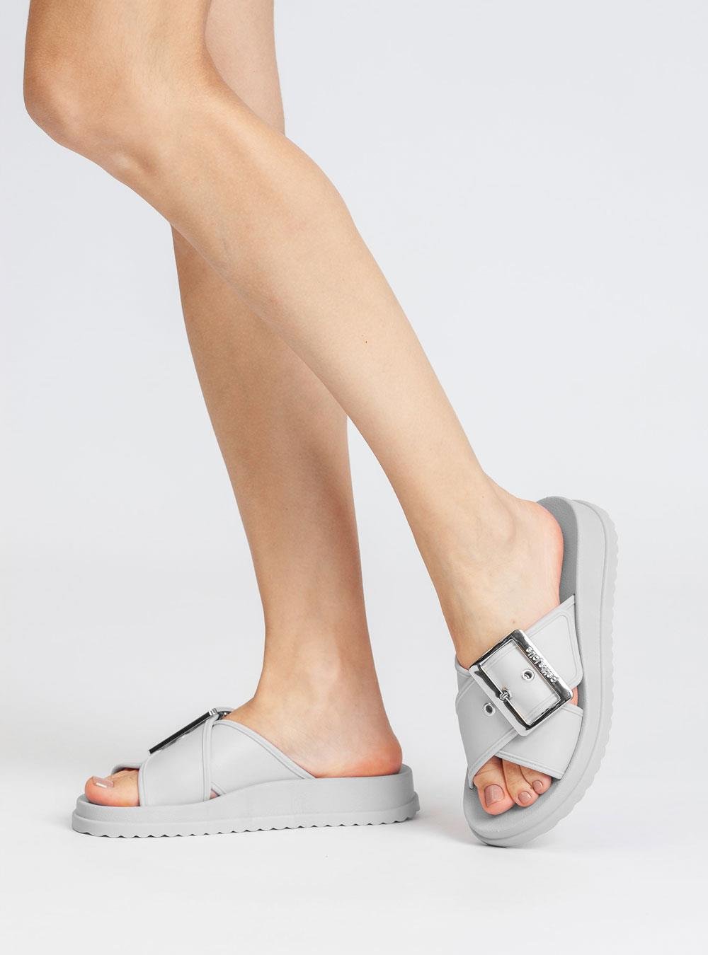 Chinelo Petite Jolie Feat Ice PJ7482 Cinza 4