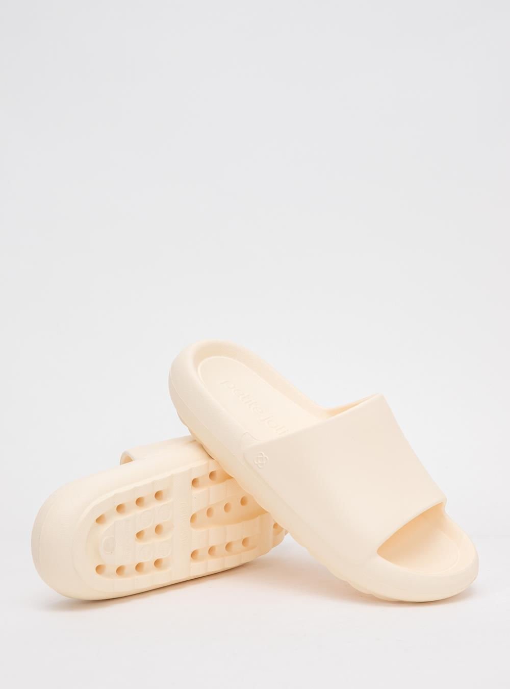Chinelo Slide Petite Jolie Hug Vanilla PJ7639 Bege 2