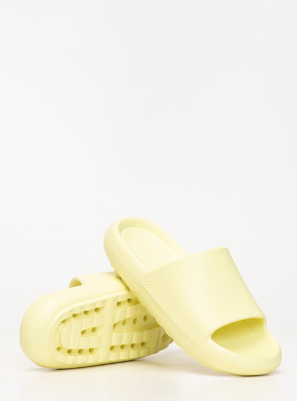 Chinelo Nuvem Petite Jolie Hug Limão Light PJ7639 Amarelo 4
