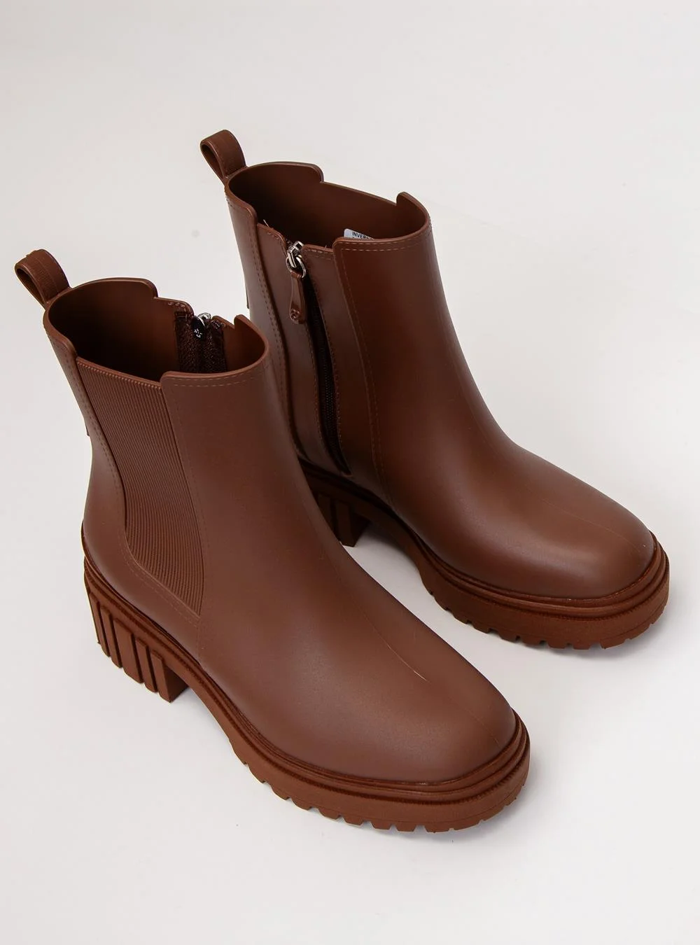 Bota Petite Jolie Chelsea Chocolate PJ6156 Marrom 2