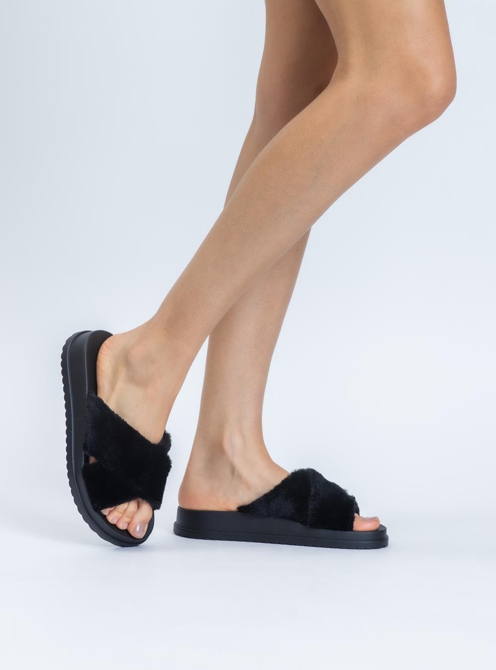 Chinelo Petite Jolie Smash Fur Preto PJ7709 Preto 6