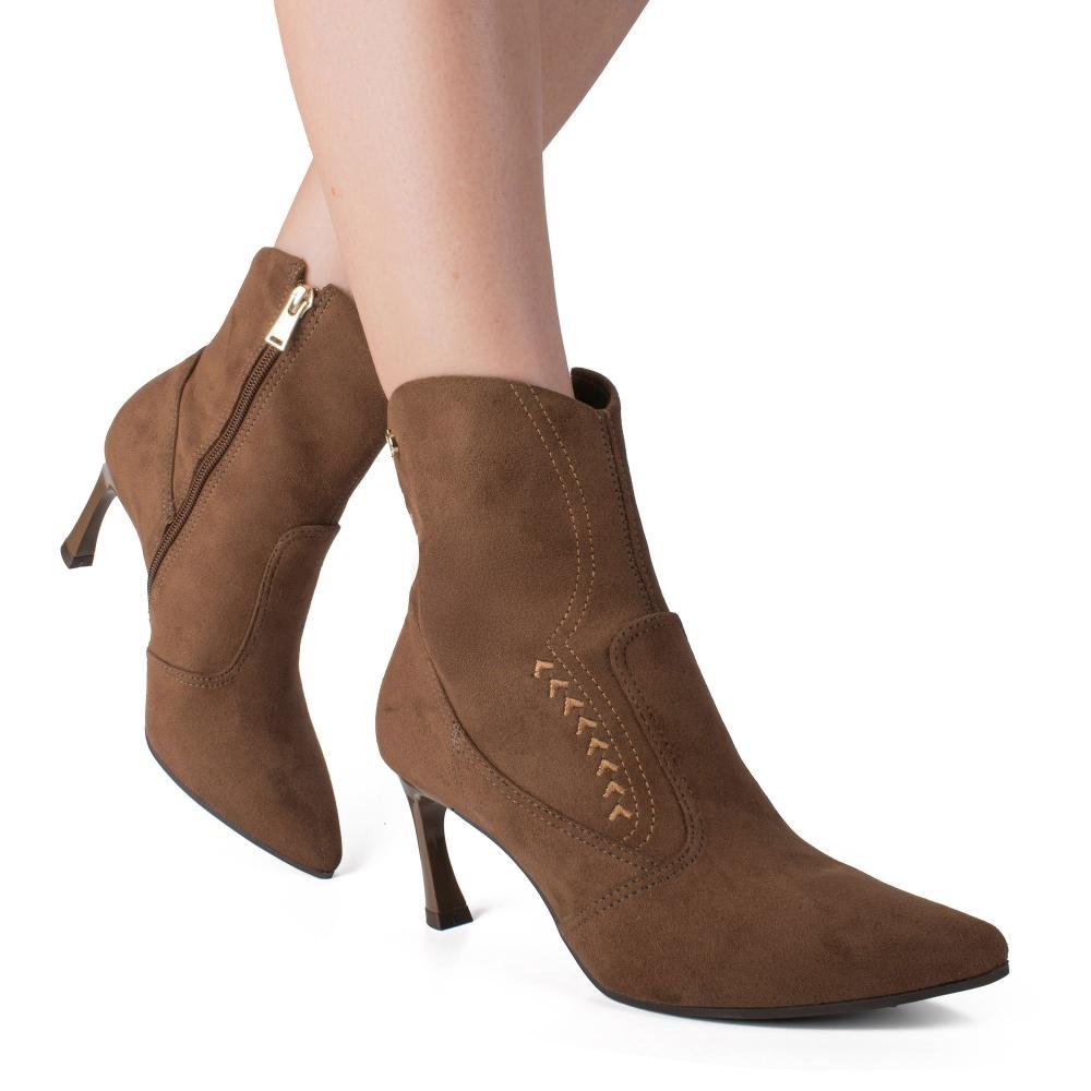 Bota Dakota de Cano Curto Feminina D2592 Marrom 2