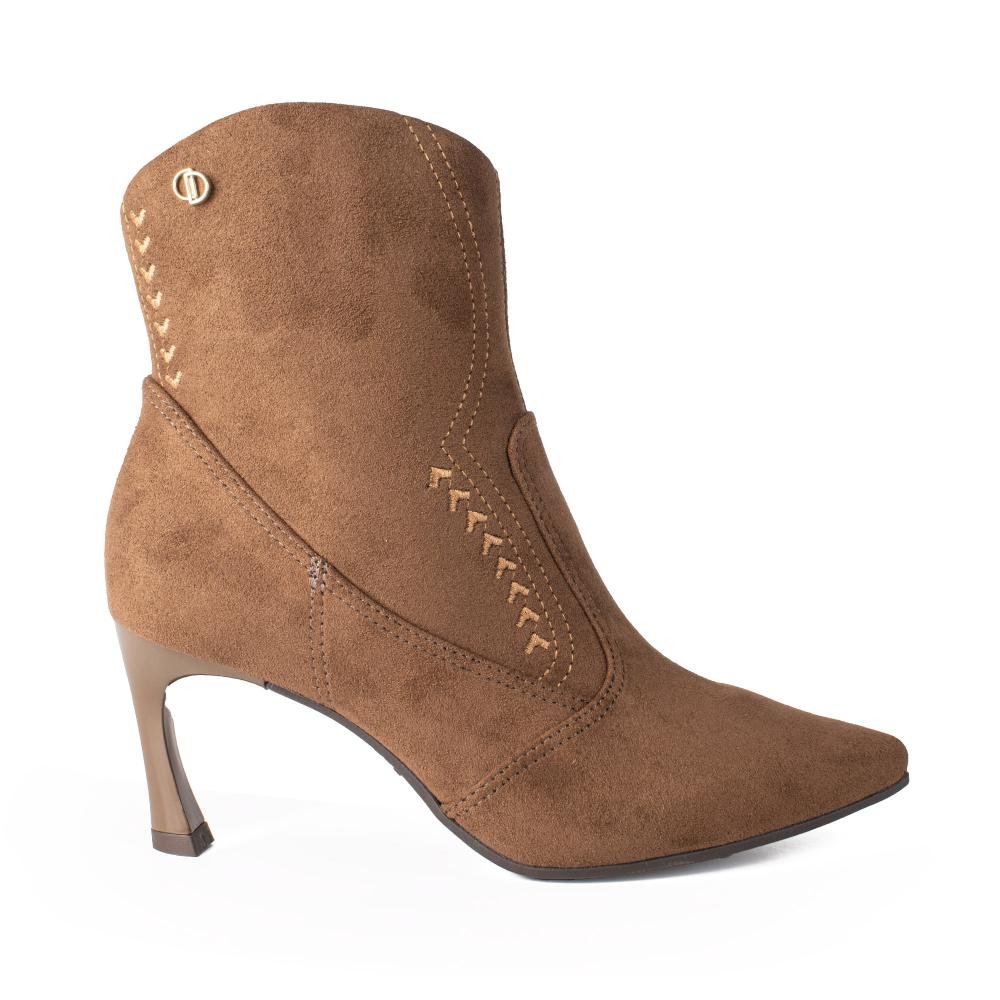 Bota Dakota de Cano Curto Feminina D2592 Marrom 3
