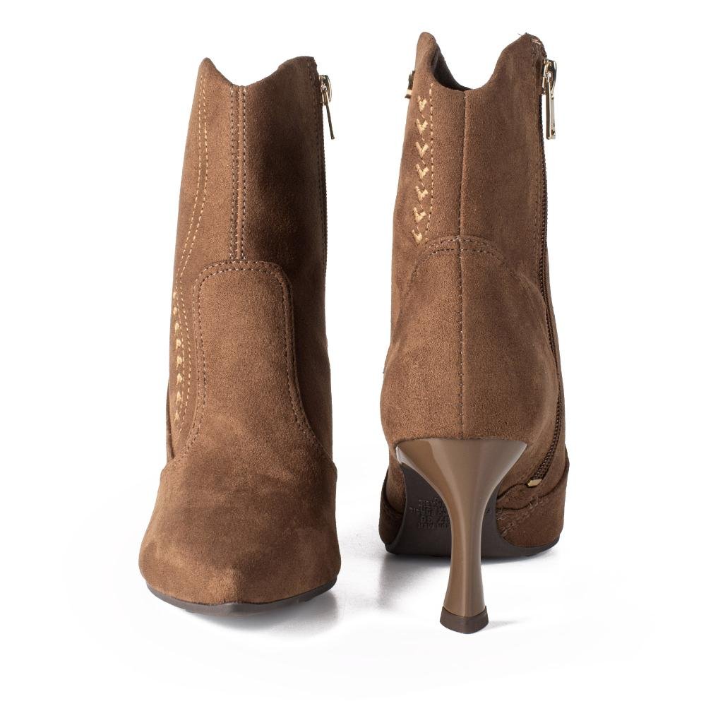 Bota Dakota de Cano Curto Feminina D2592 Marrom 6