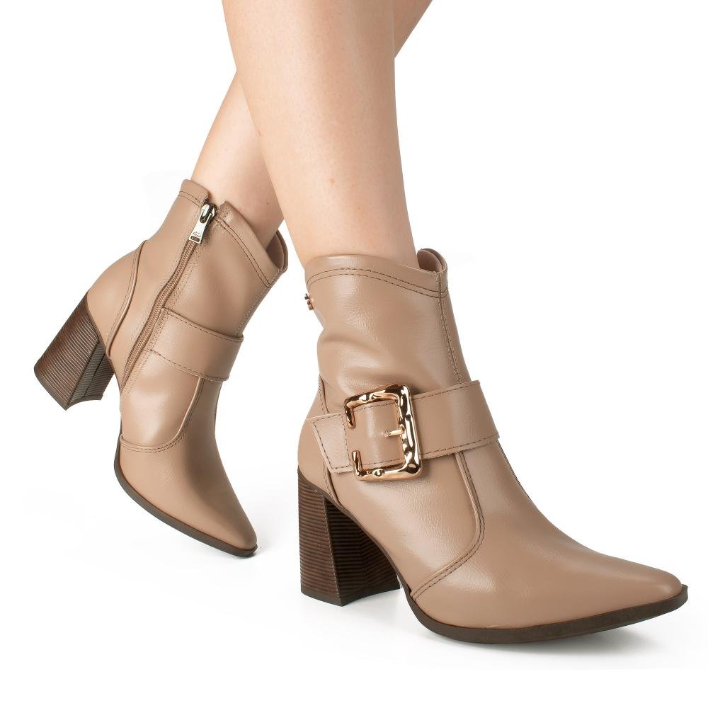 Bota Dakota de Cano Curto Feminina D2392 Bege 2