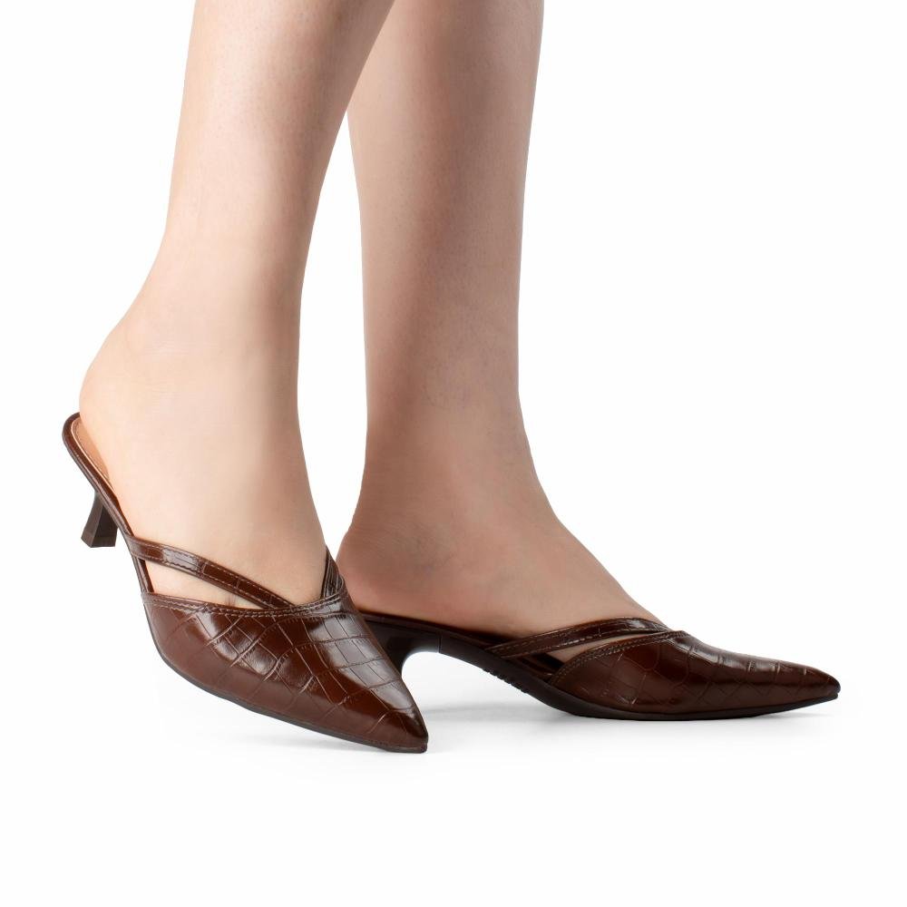 Mule Dakota de Salto Baixo Feminino D2372 Marrom 2