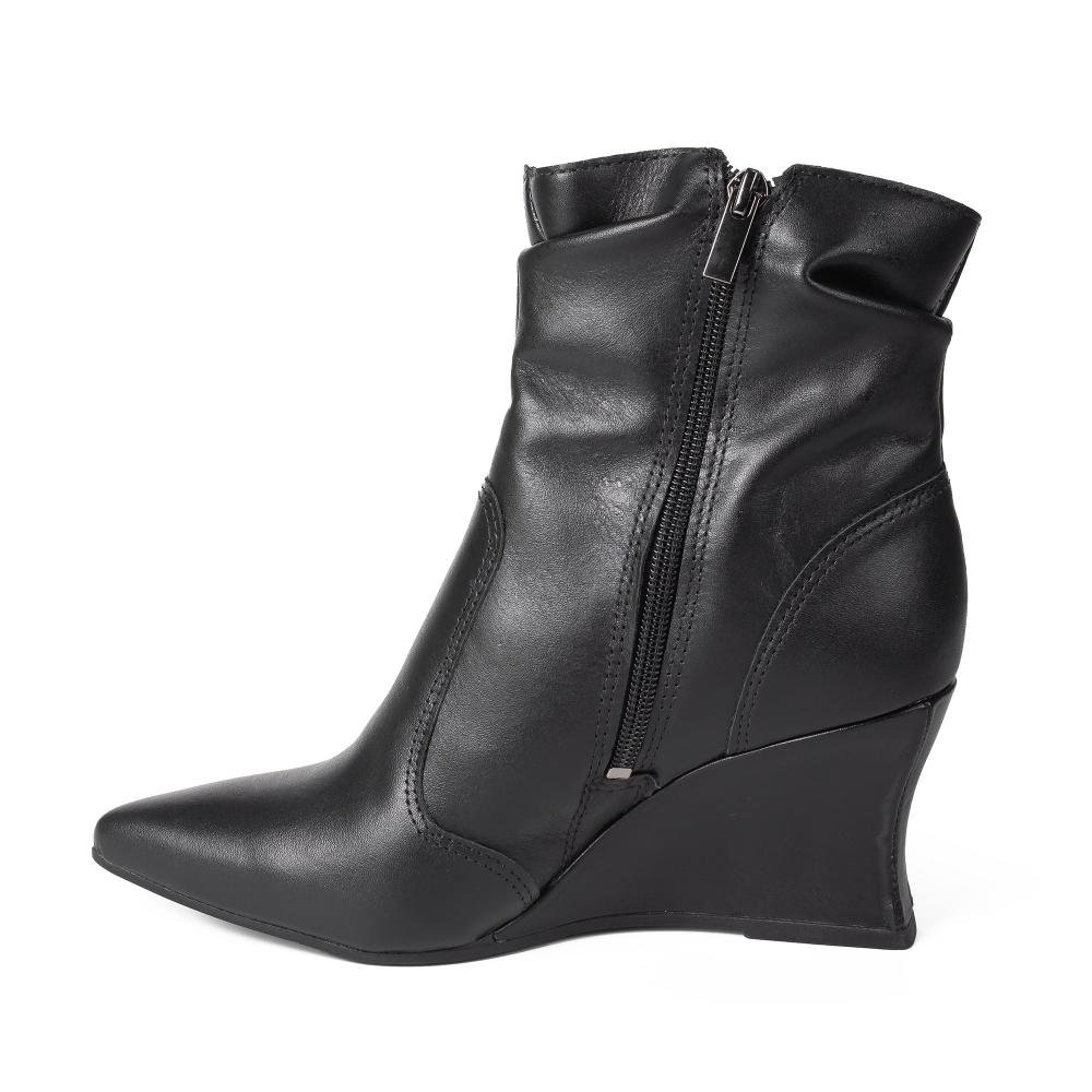 Bota Tanara Em Couro de Cano Curto Feminina T9651 Preto 4