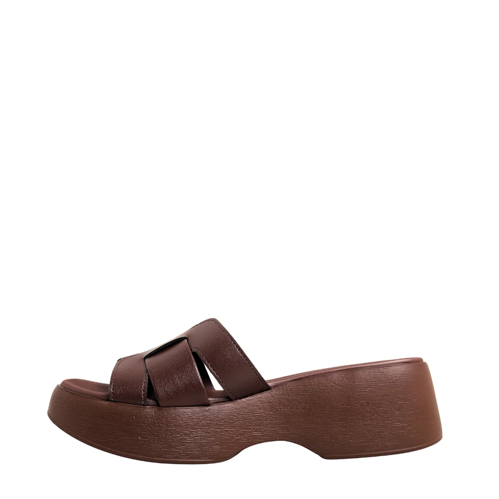Tamanco  Feminino Plataforma Anabela Leve  Moleca 5503.119 Marrom 3