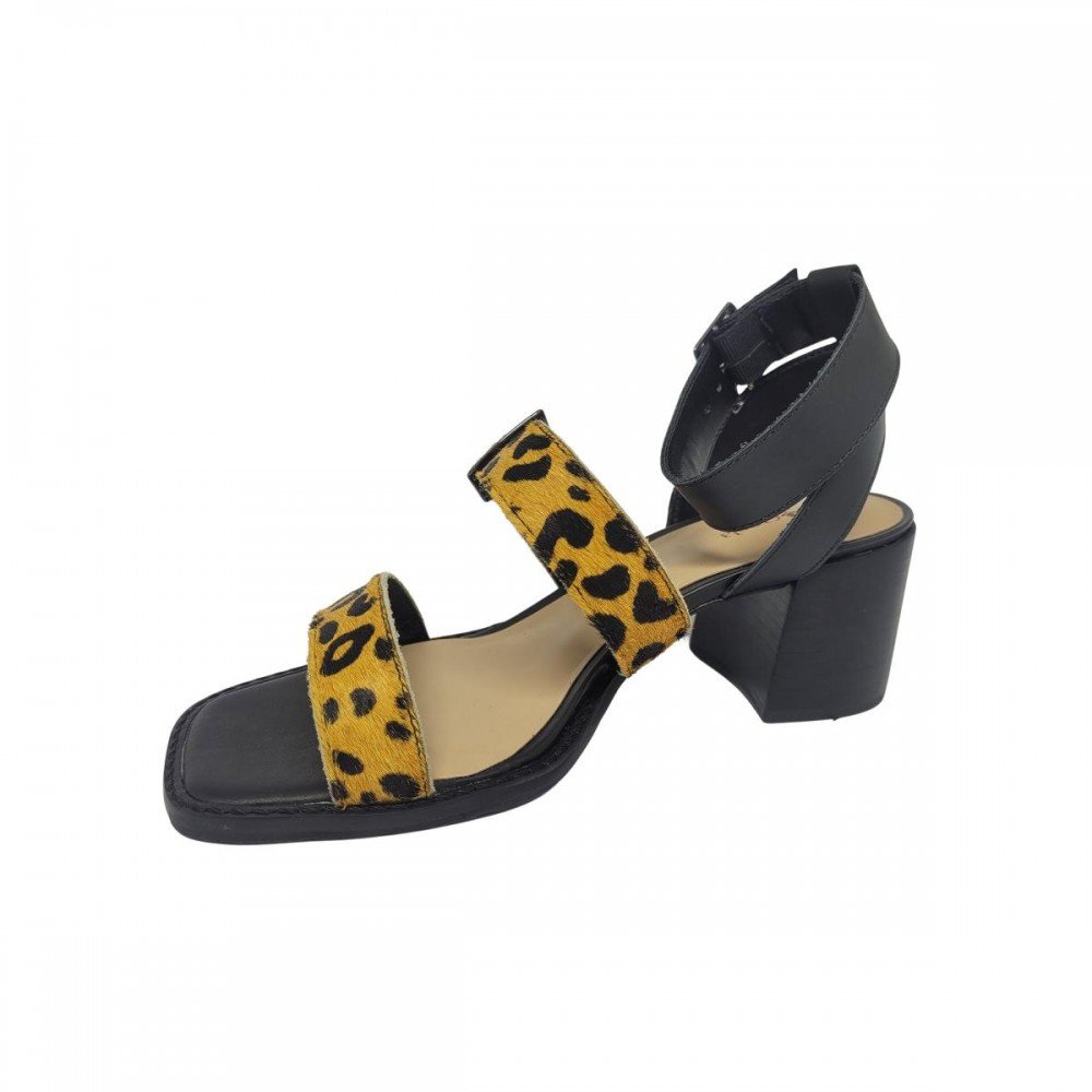 Sandalia Cravo & Canela 1349cc Salto Grosso Feminino Preto 2