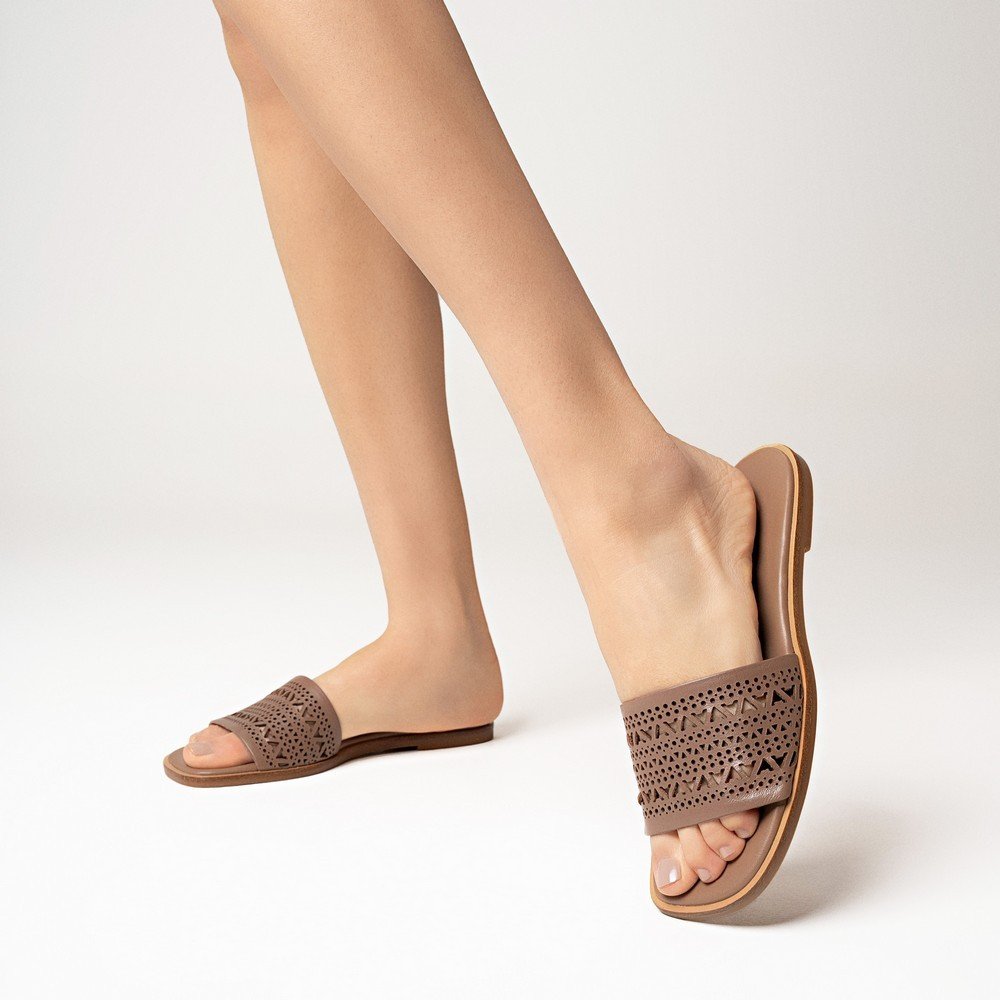 Chinelo Flat Carrano 777016 Marrom 5