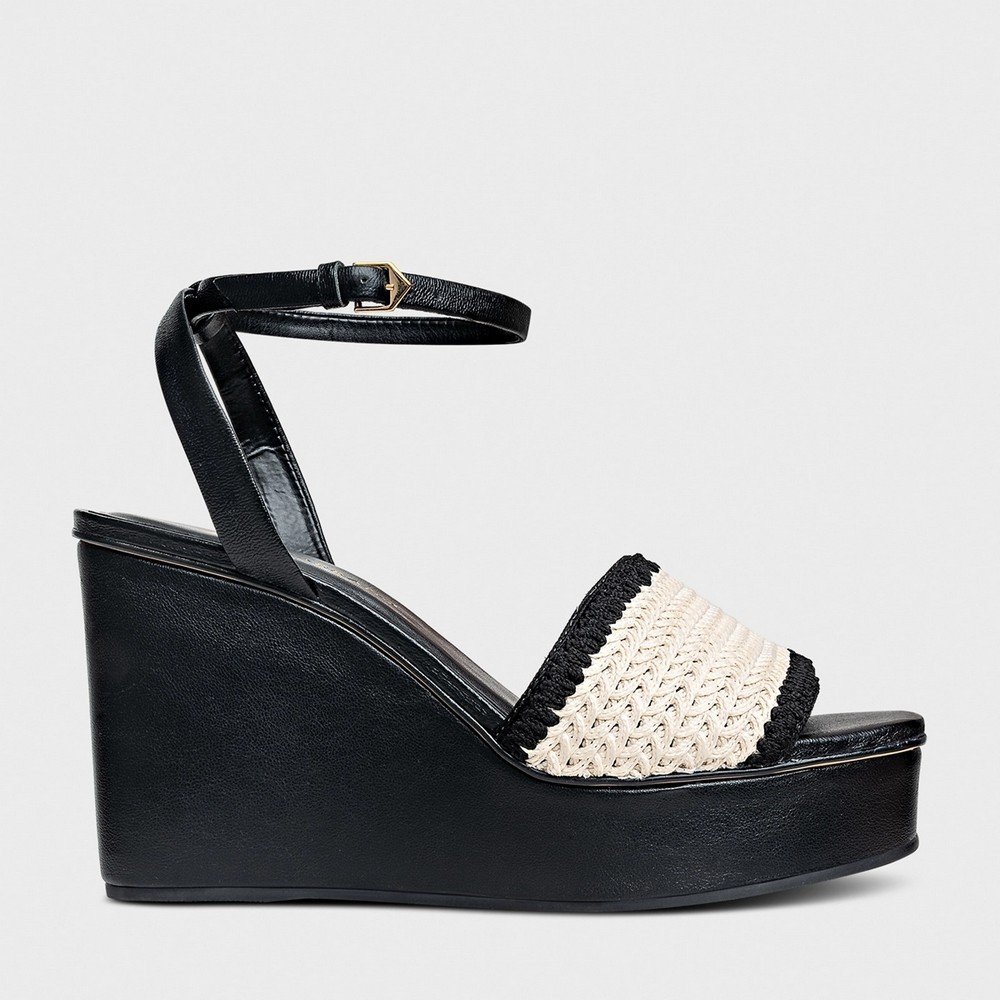 Sandália Anabela Bicolor Crochet e Couro Carrano 154113 Preto 1