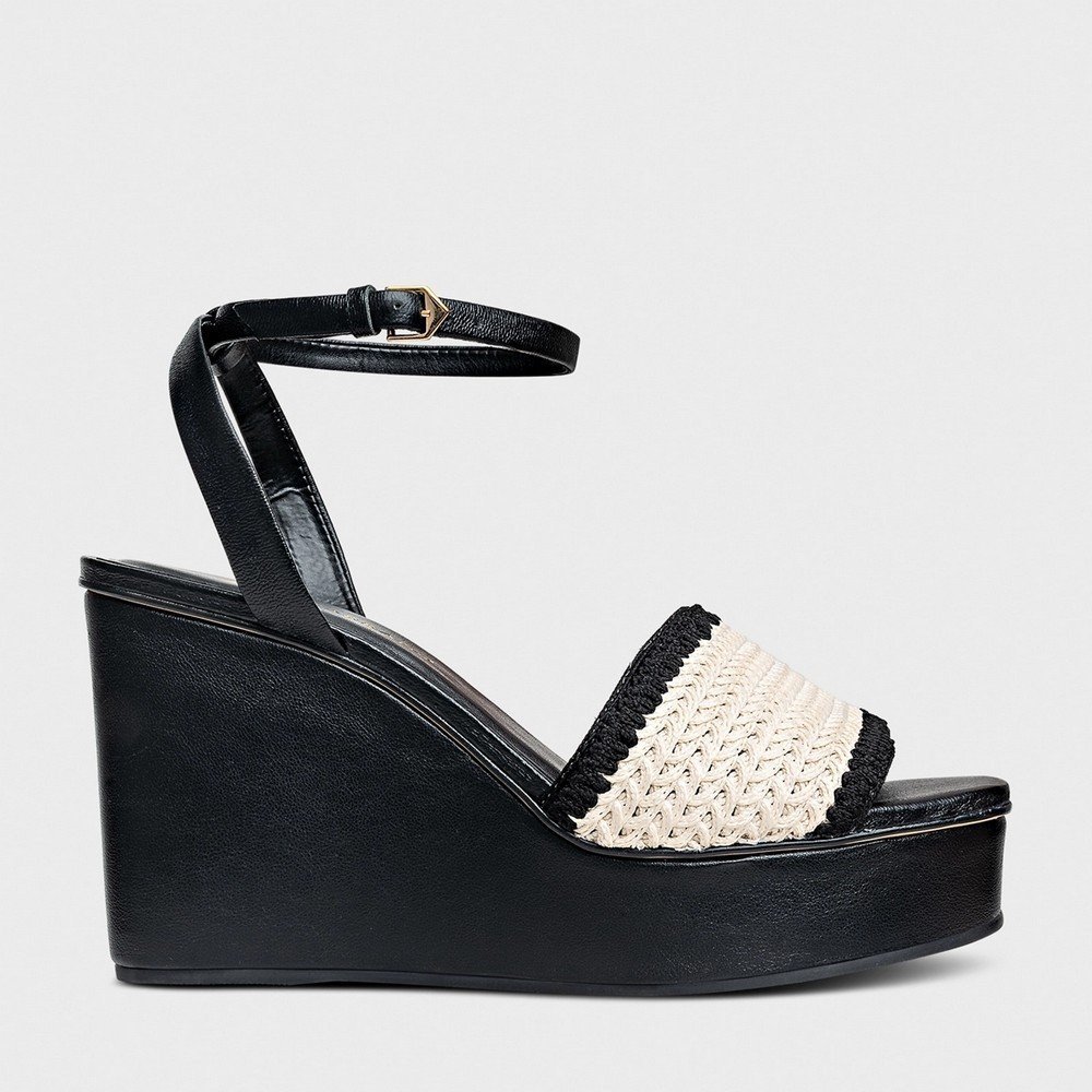 Sandália Anabela Bicolor Crochet e Couro Carrano 154113 Preto 1