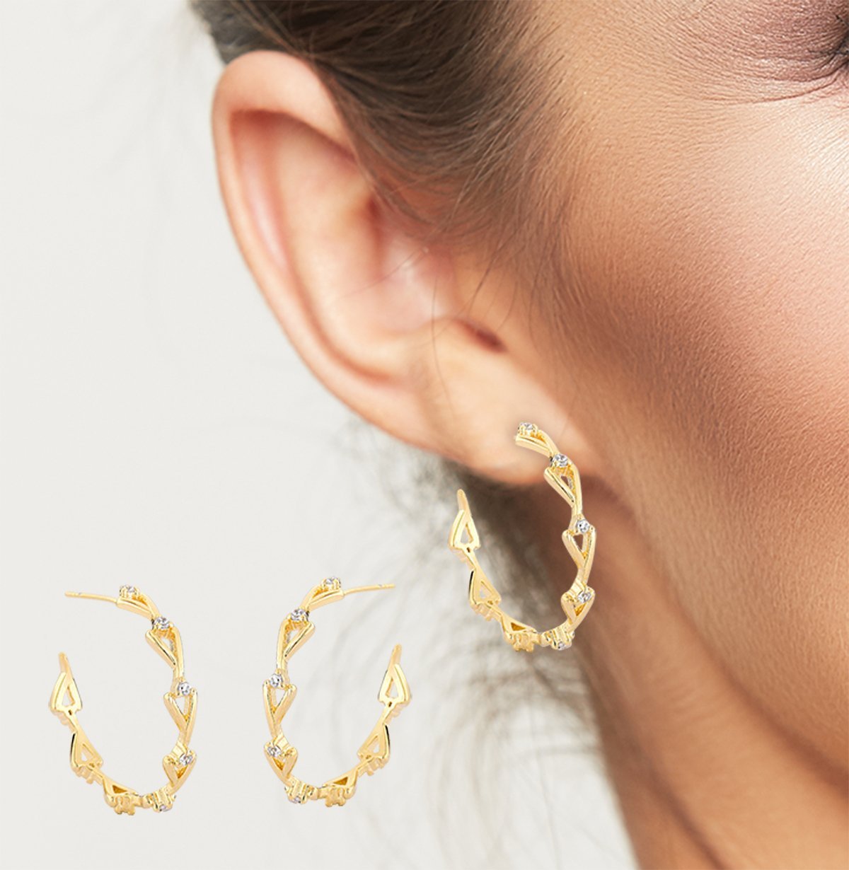 Brinco Argola Elegante com Ponto de Luz Banhado a Ouro 18k - Cristal Dourado 2