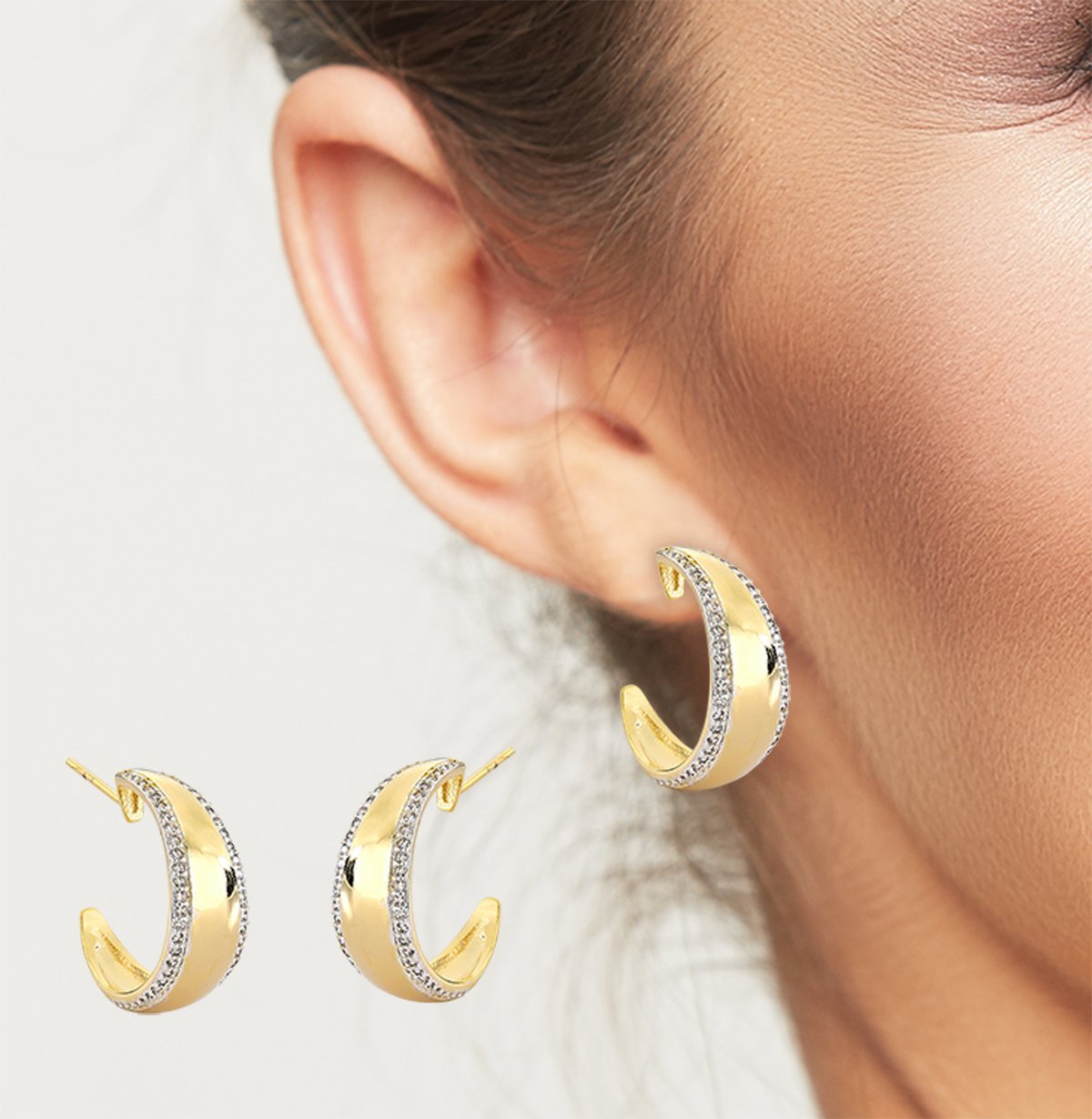 Brinco Argola com Laterais cravejadas Banhadas a ouro 18k Dourado 2