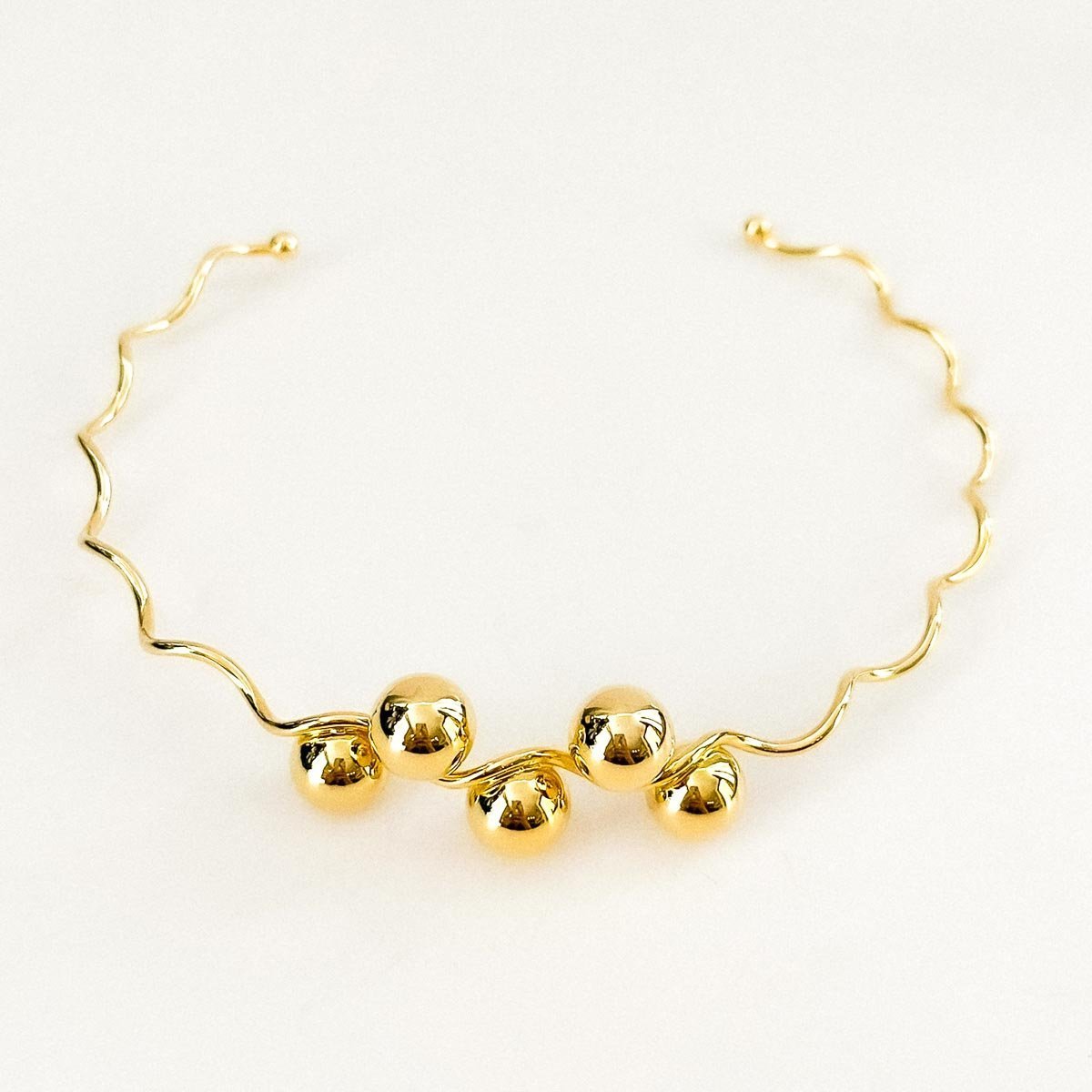 Colar Aro Ondulado com Bolas Banhado a Ouro 18k Dourado 2