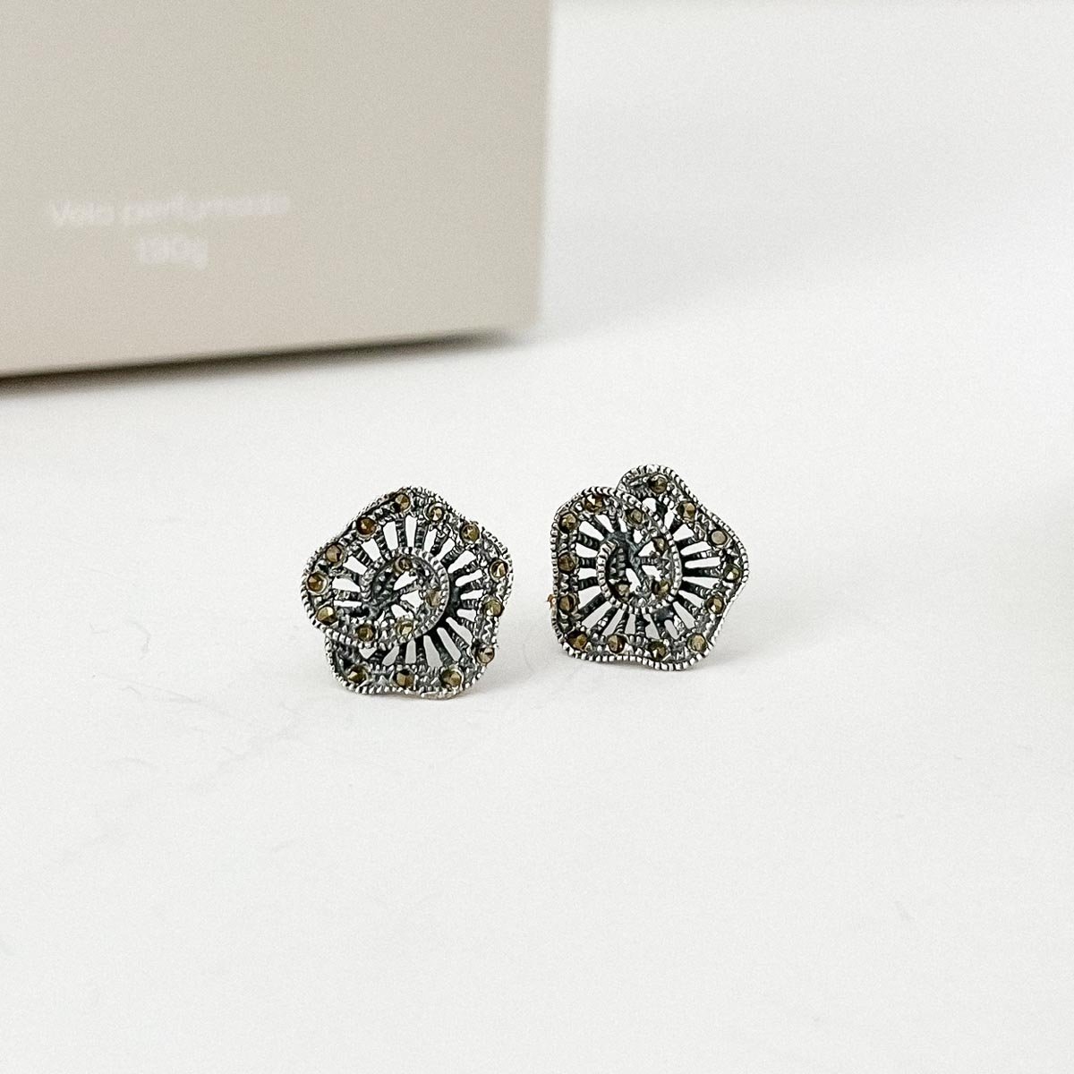 Brinco Flor com Marcassitas Suiças Prata 925 Prata 3