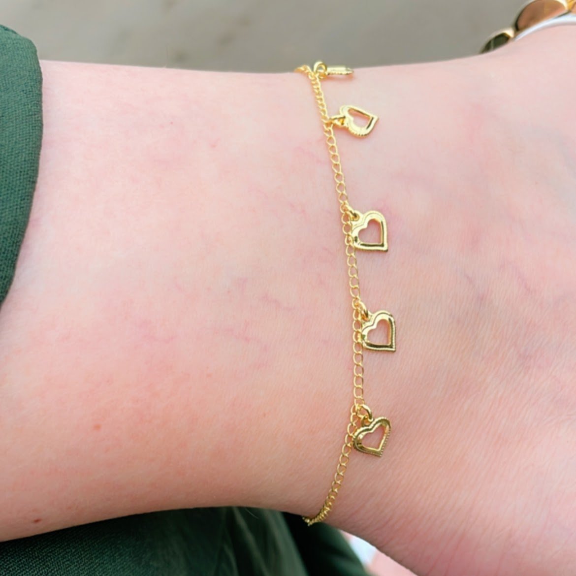 Tornozeleira Elos delicados e Corações pendurados Banhados a Ouro 18k Dourado 2