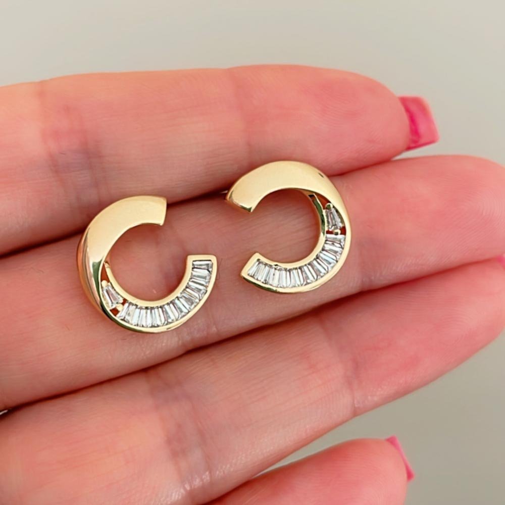 Brinco Meio Circulo cravejado Banhado a Ouro 18k Dourado 3