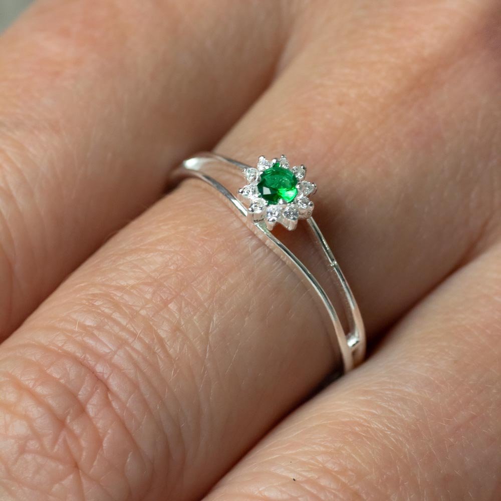 Anel Feminino Prata 925 Solitário Verde – Joia de Formatura Elegante Prata/Verde 3