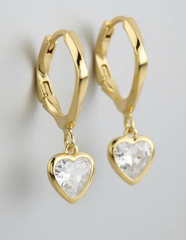 Brinco Argola Sextavada com Zirconia Coração Banhada a Ouro 18k Dourado 3