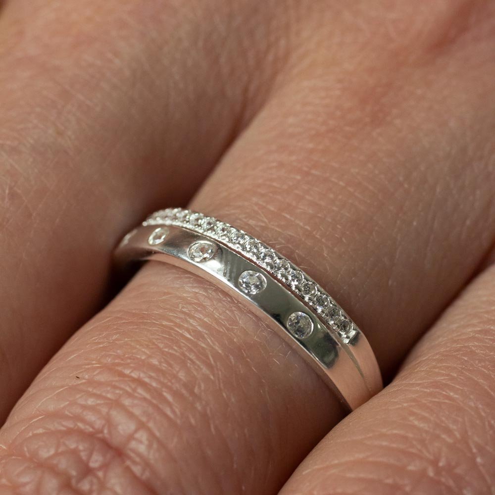 Anel Estilo Aliança com Pontos de Luz Prata 925 Prata 3