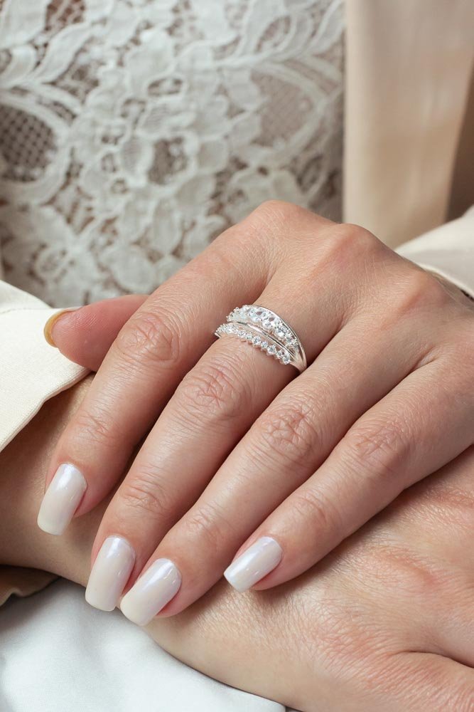 Anel Elegante com Zirconias Cristais Prata 925 Prata 2