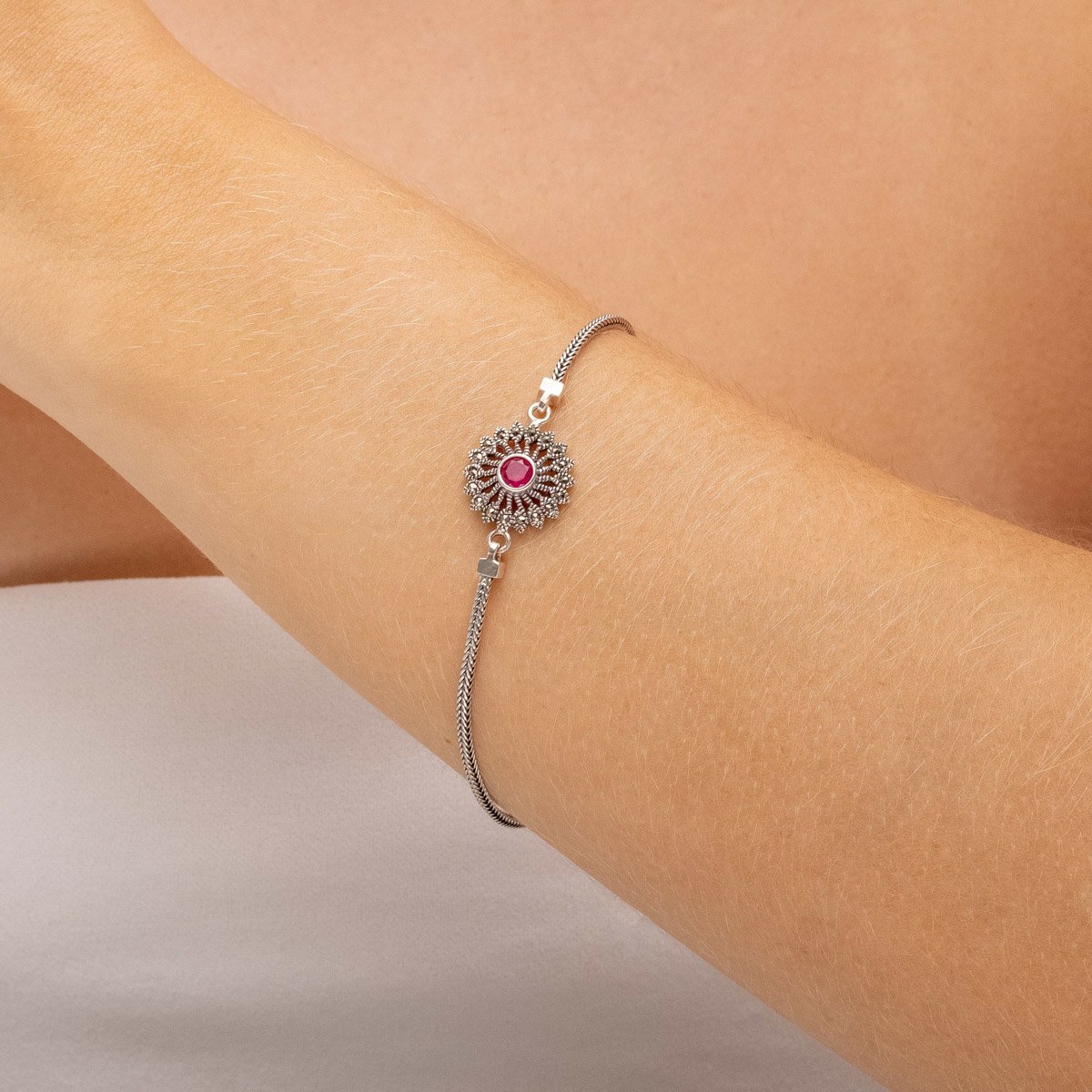 Pulseira Minimalista Prata de Bali 925 com Rubi Indiano Prata/Rosa 2