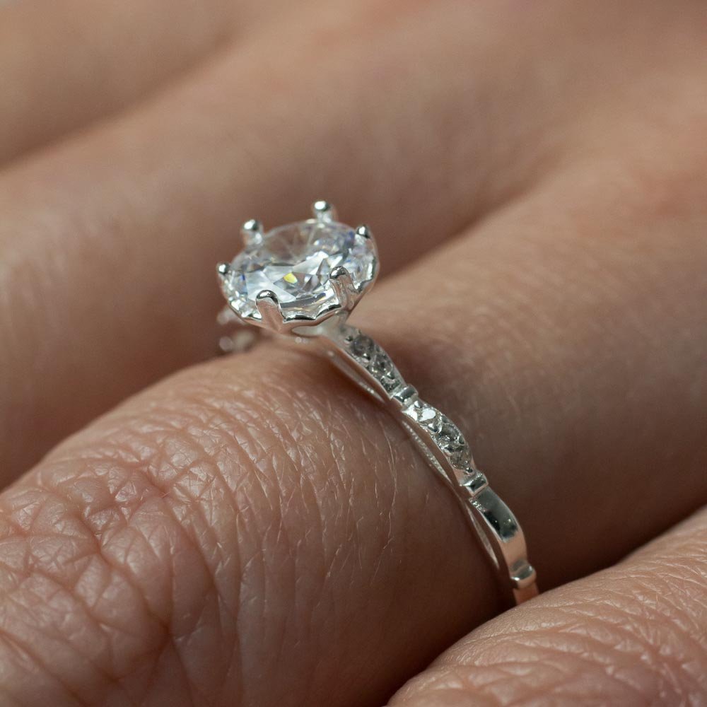 Anel Solitário Ondulado Cravejado Prata 925 Prata 3