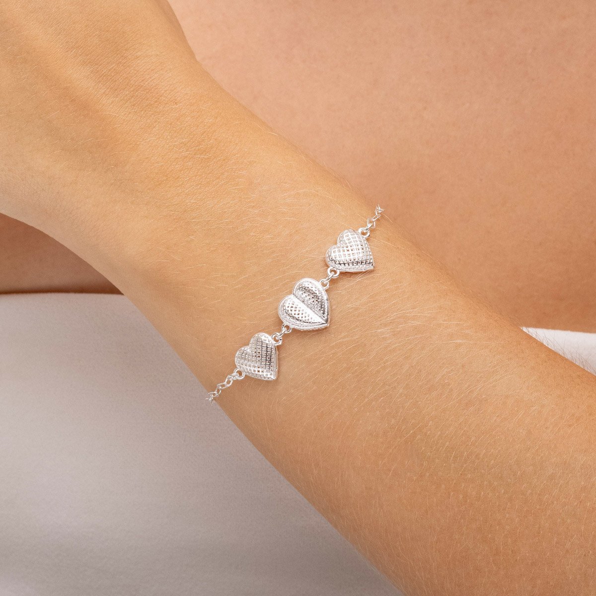 Pulseira Elo Portugues Com Corações Fechados Prata 925 Prata 2